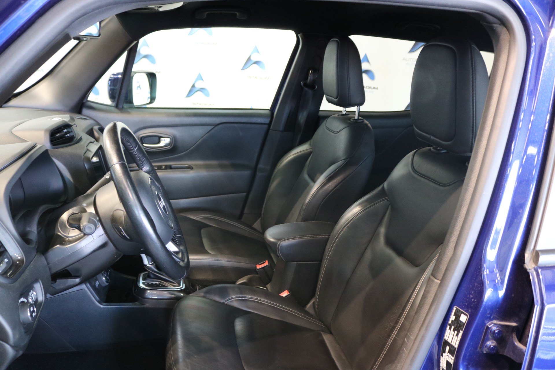 JEEP Renegade 1.3 T4-PHEV e AWD-showroom-element-3