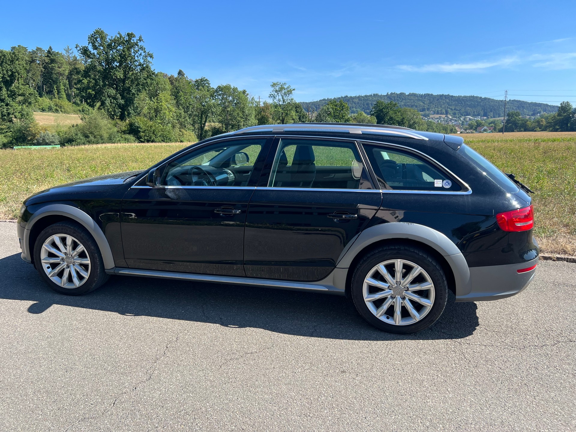 AUDI A4 allroad 2.0 TDI quattro-image-2