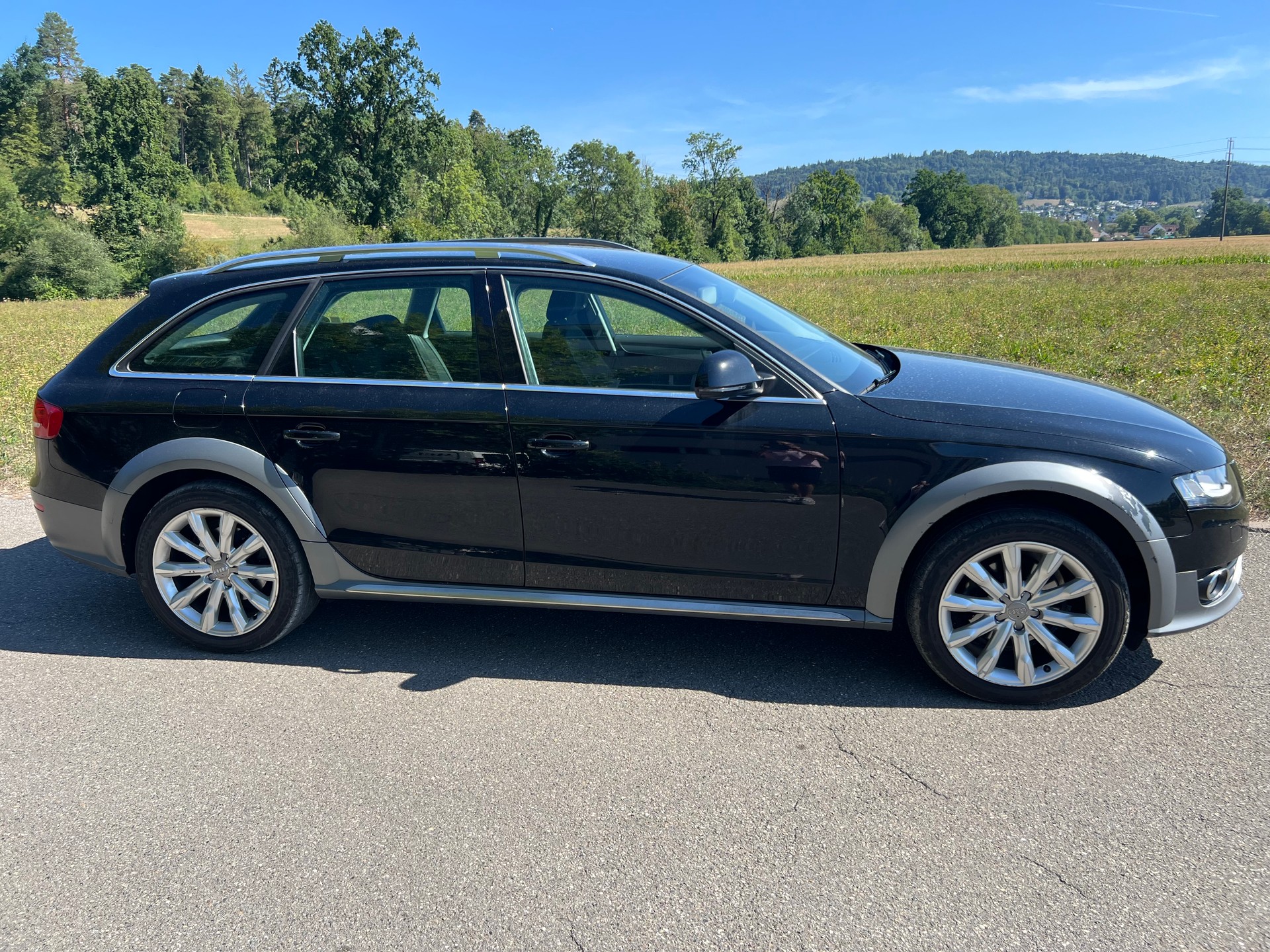 AUDI A4 allroad 2.0 TDI quattro-image-1