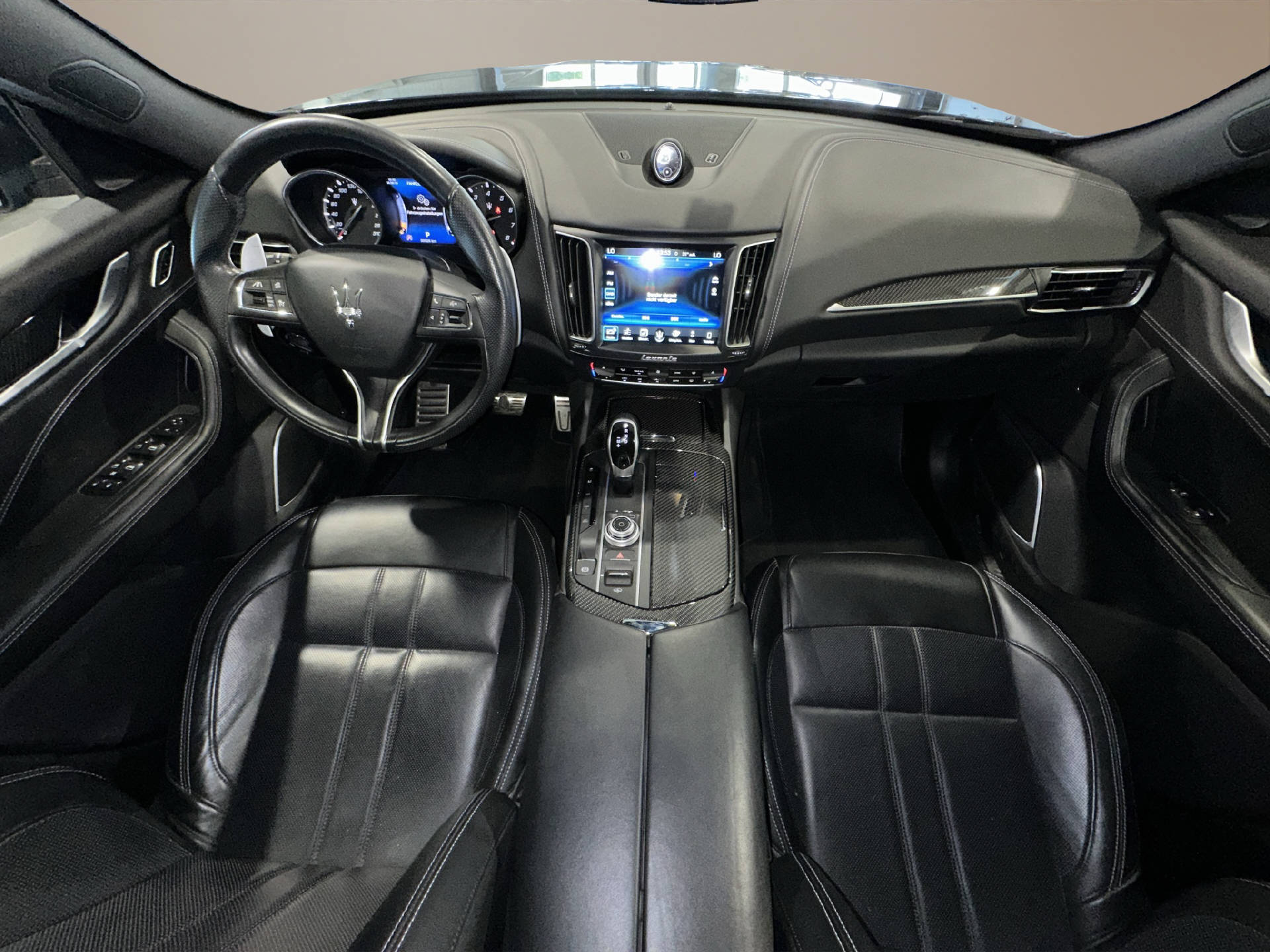 MASERATI Levante 3.0 V6 S GranLusso-image-12
