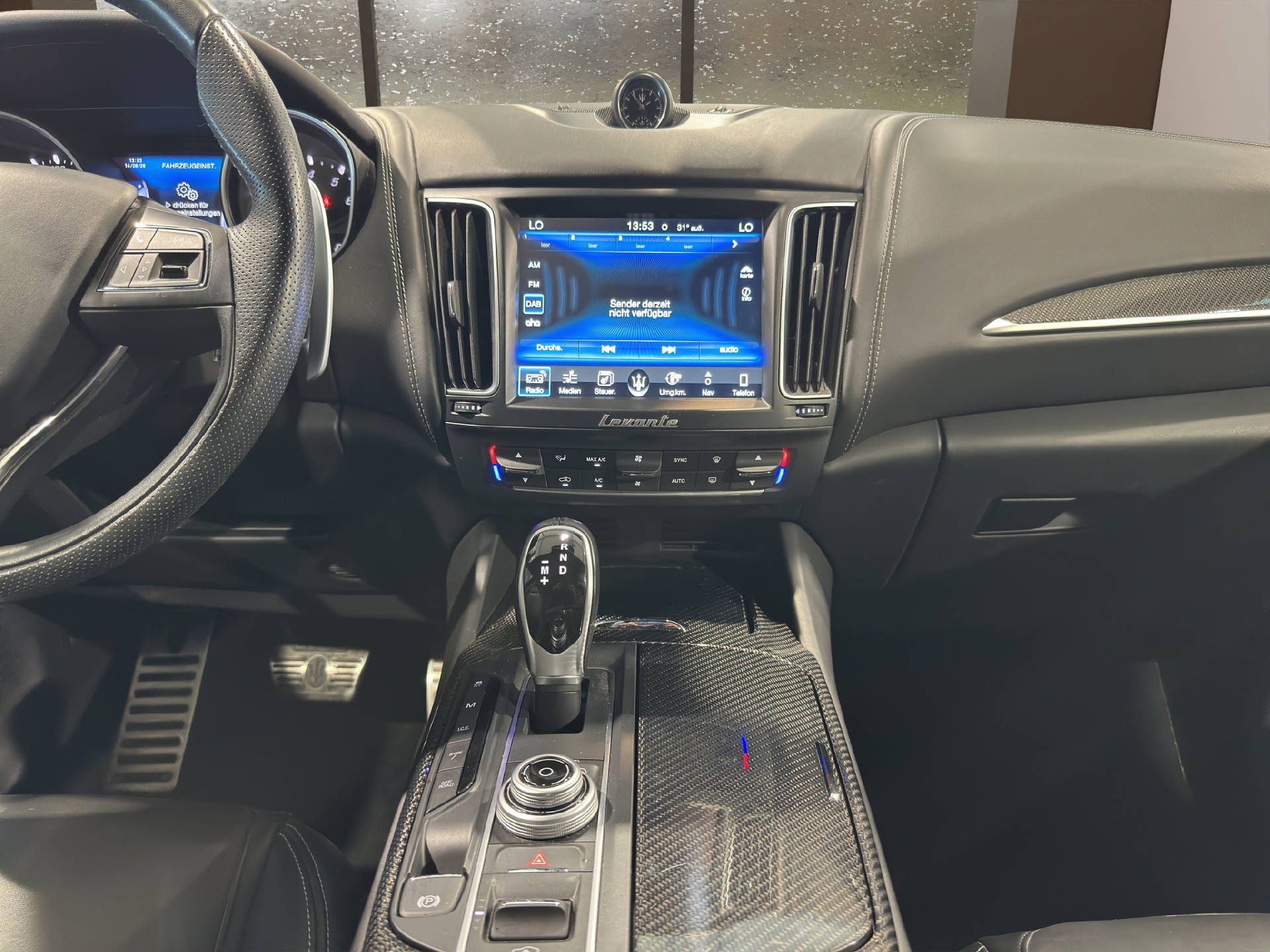 MASERATI Levante 3.0 V6 S GranLusso-image-14