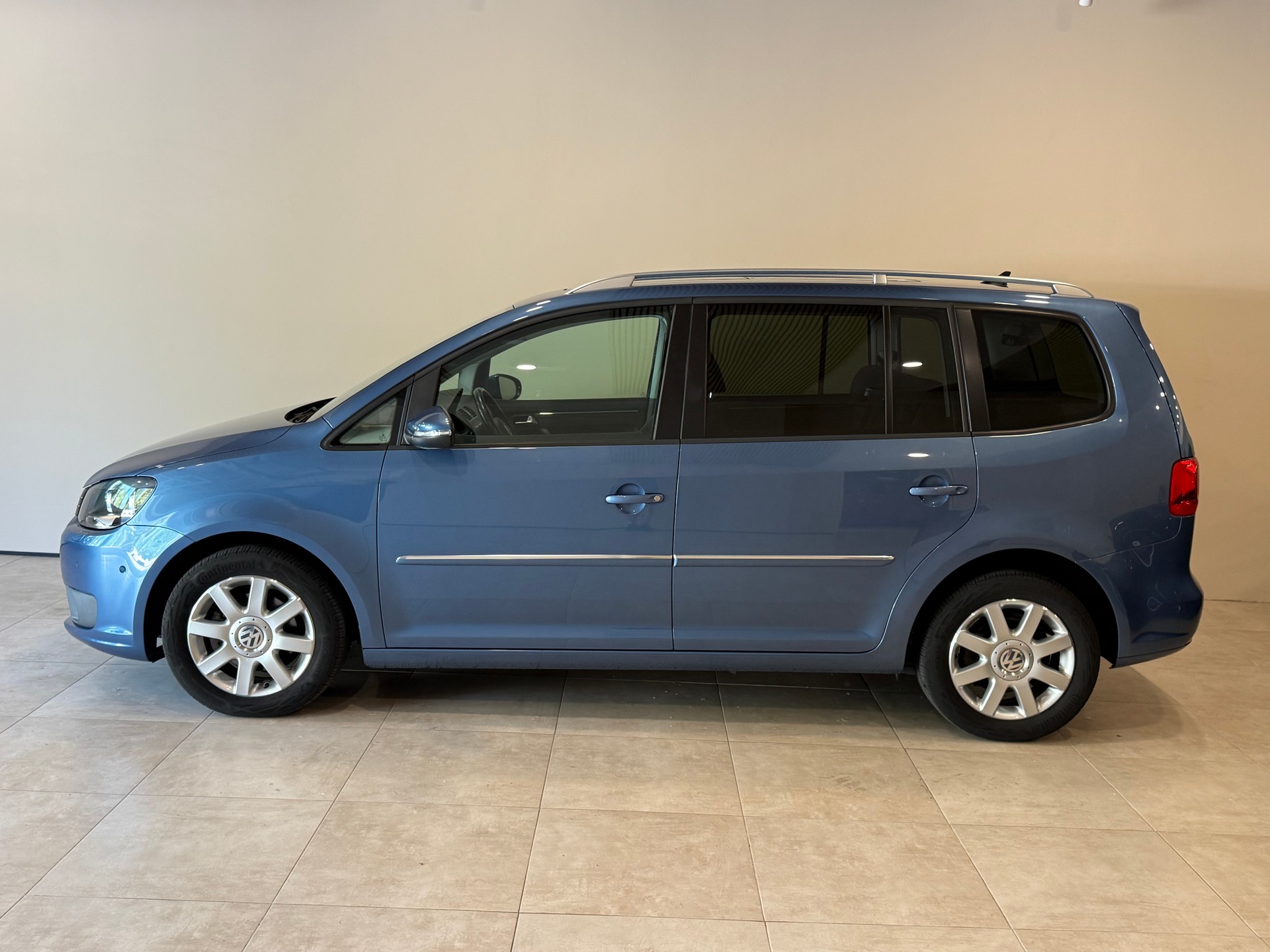 VW Touran 1.6 TDI Highline DSG-image-2