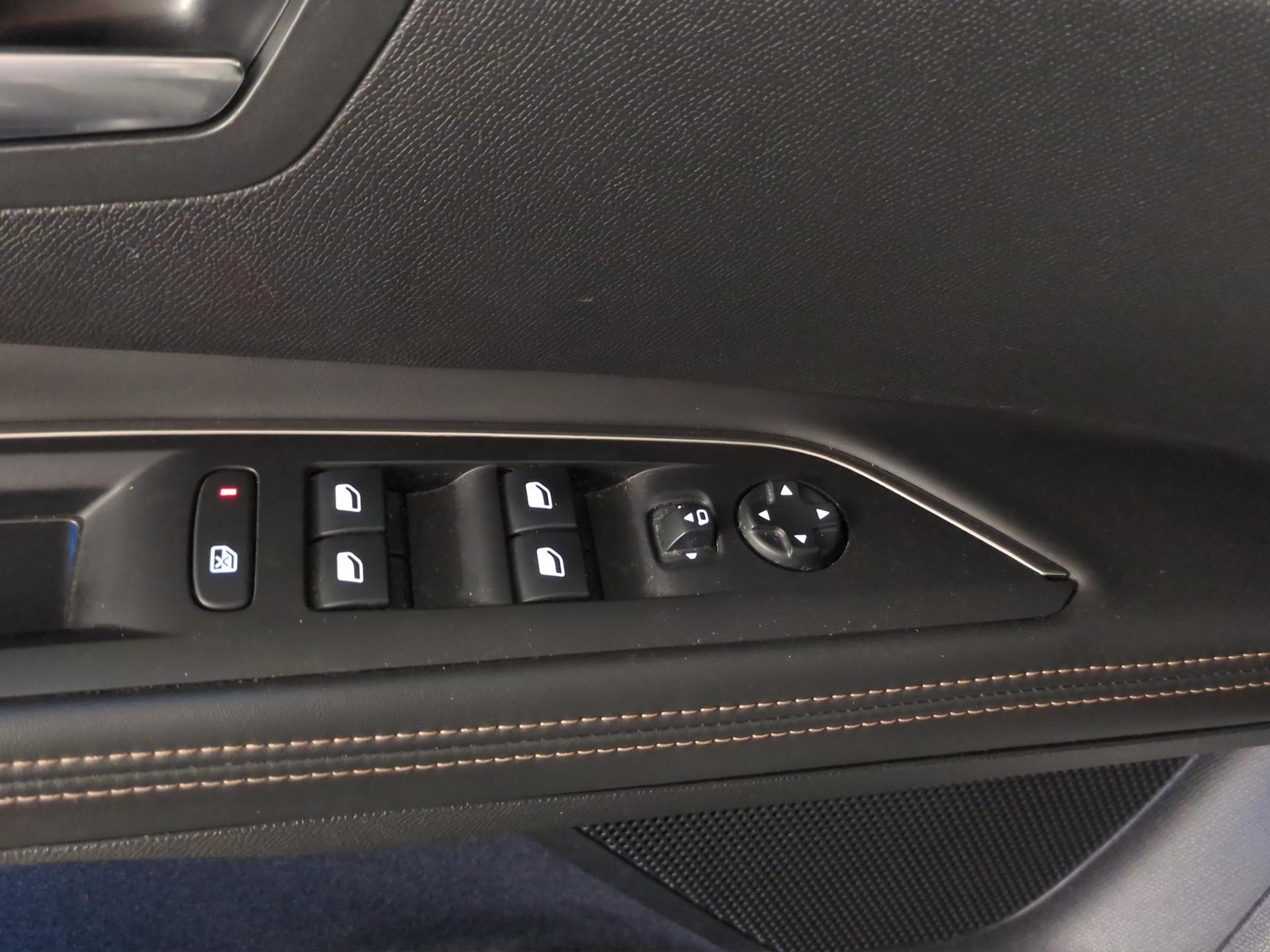 PEUGEOT 5008 1.6 THP GT Line EAT-image-25