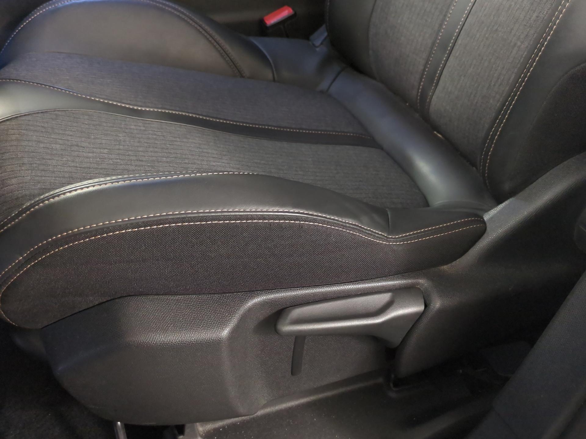 PEUGEOT 5008 1.6 THP GT Line EAT-image-24