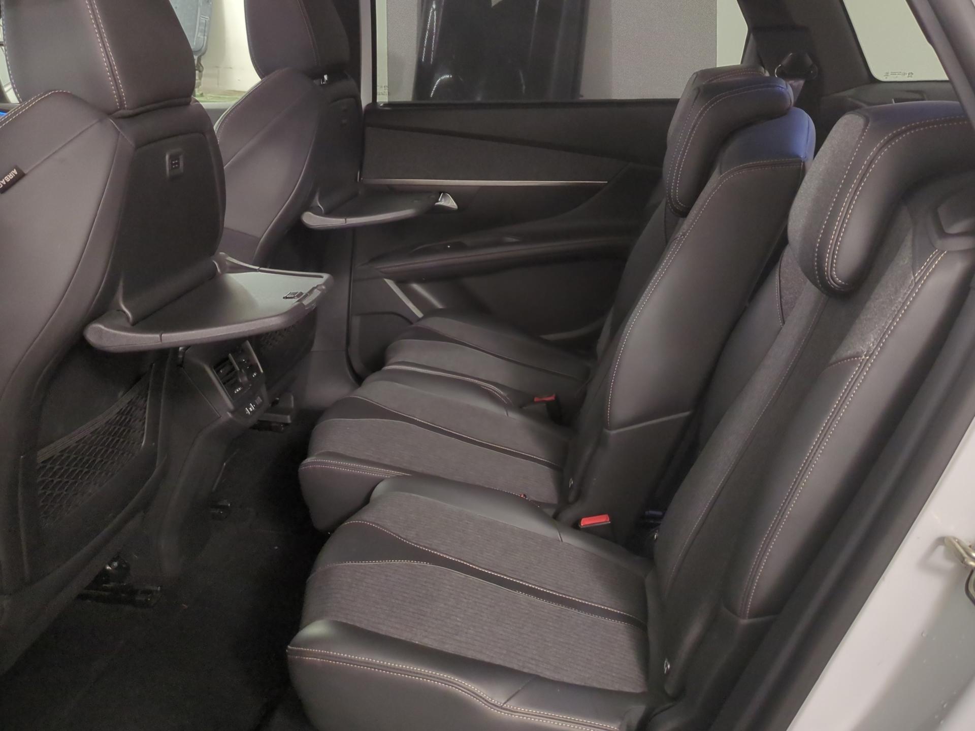 PEUGEOT 5008 1.6 THP GT Line EAT-image-19
