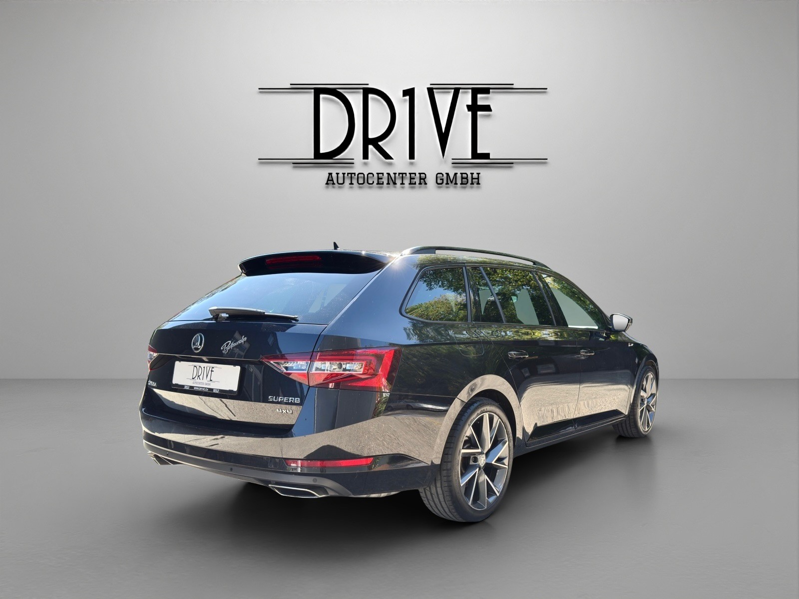 SKODA Superb Combi 2.0 TSI Sport Line DSG 4x4-image-4