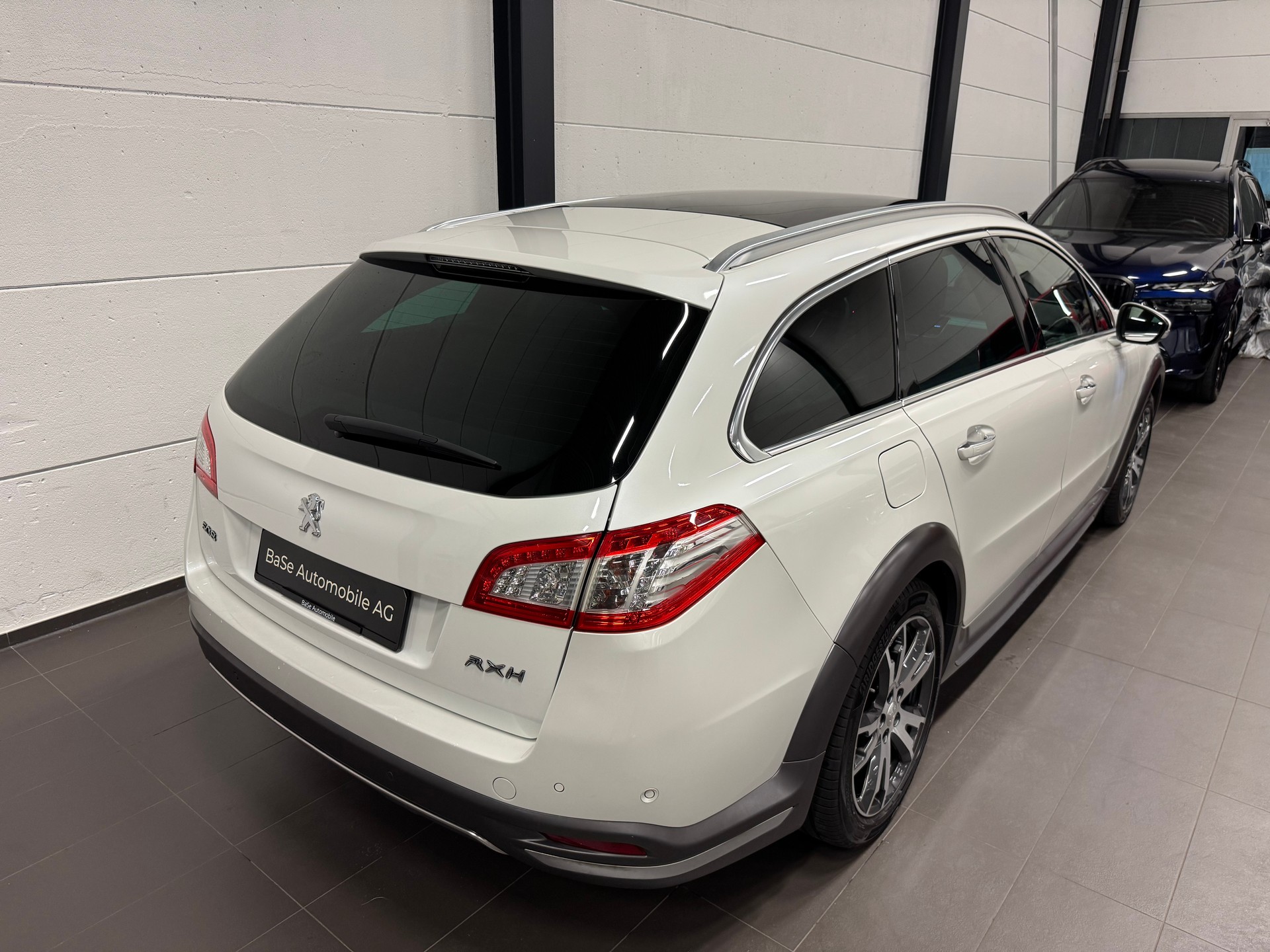PEUGEOT 508 RXH 2.0 HDI Hybrid4 ETG6 ALL ROAD-image-12