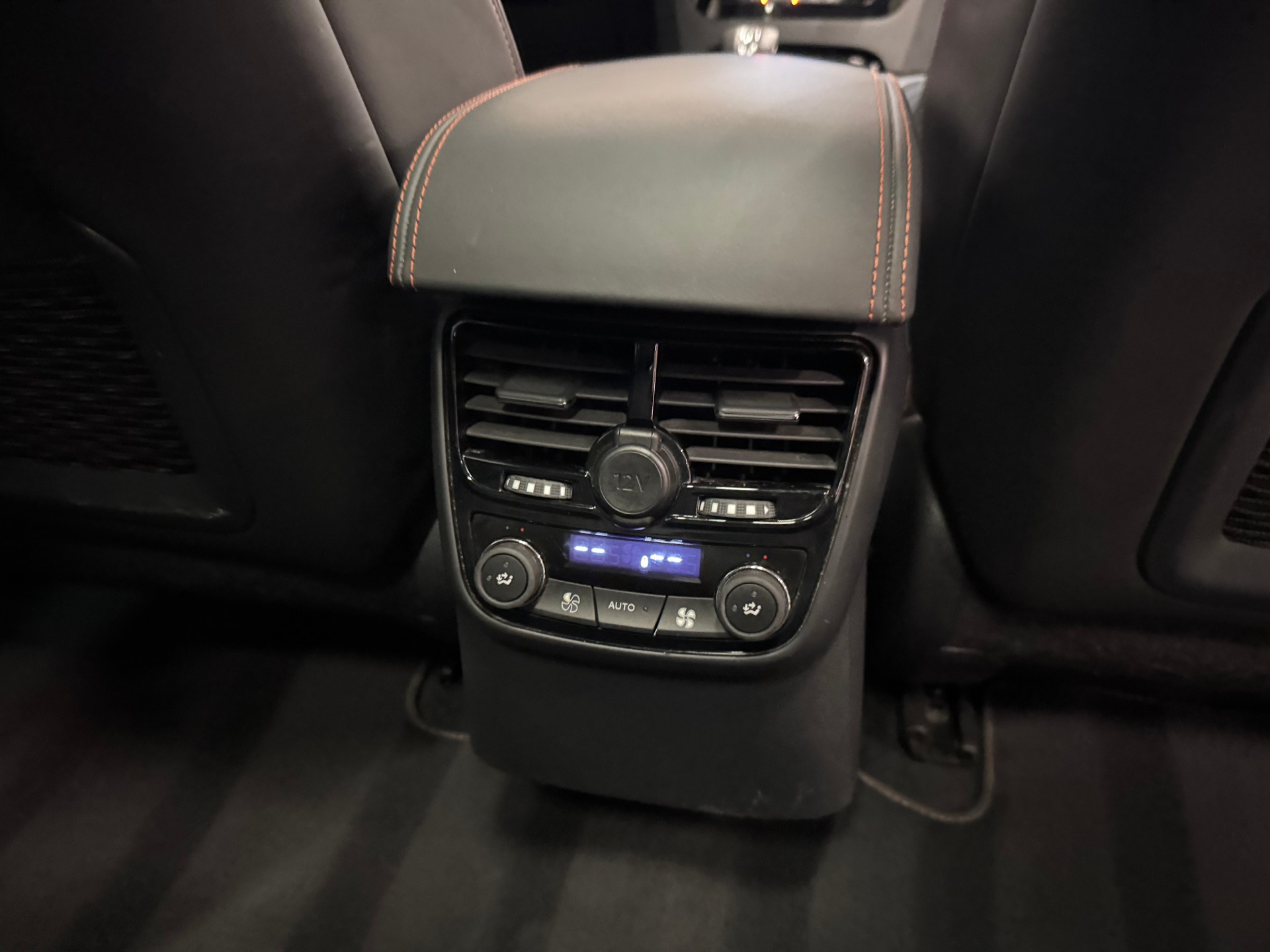 PEUGEOT 508 RXH 2.0 HDI Hybrid4 ETG6 ALL ROAD-image-29