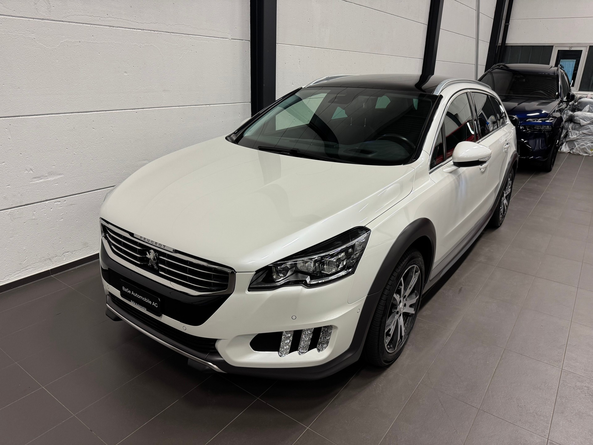 PEUGEOT 508 RXH 2.0 HDI Hybrid4 ETG6 ALL ROAD-image-4