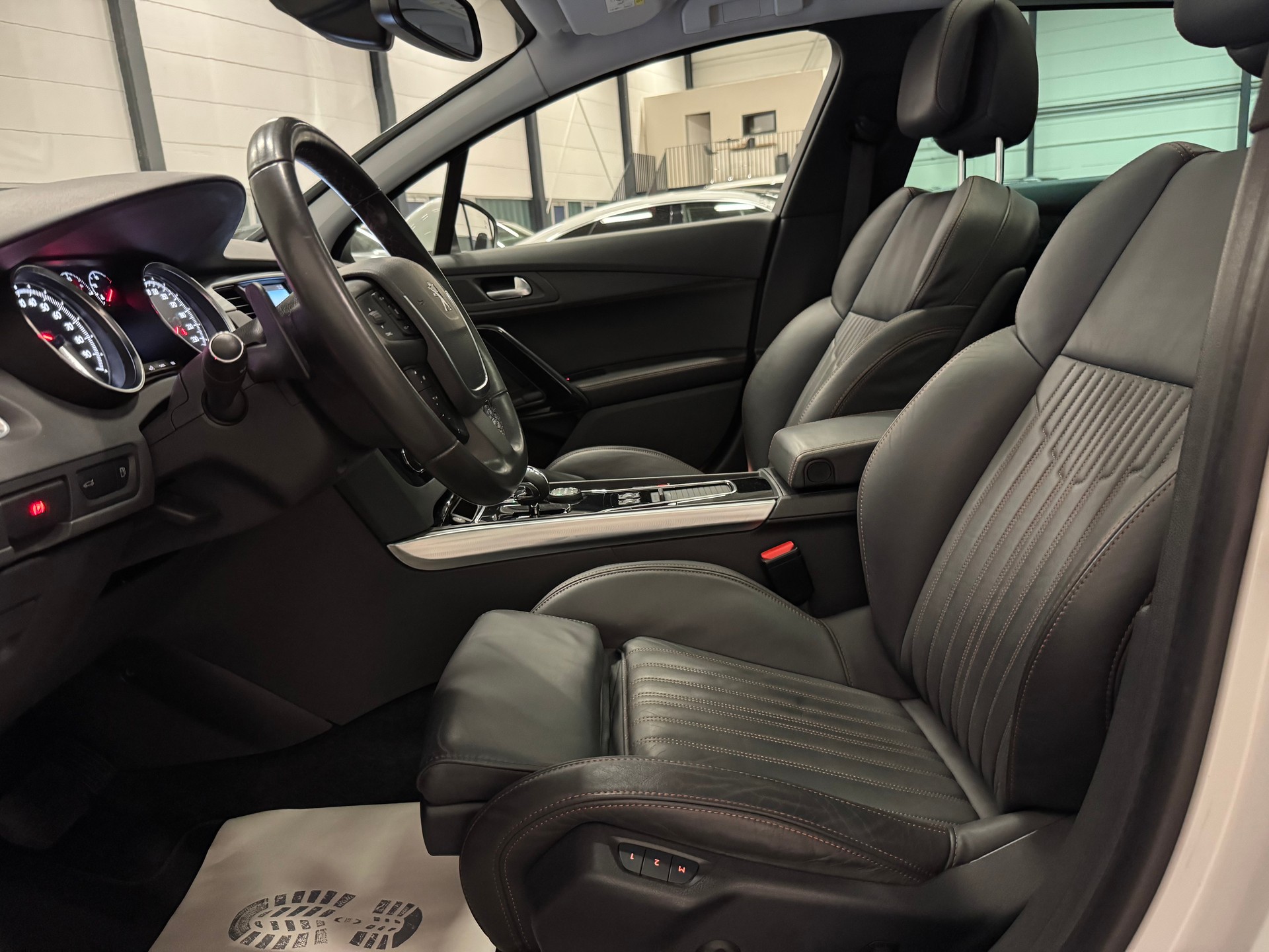 PEUGEOT 508 RXH 2.0 HDI Hybrid4 ETG6 ALL ROAD-image-17