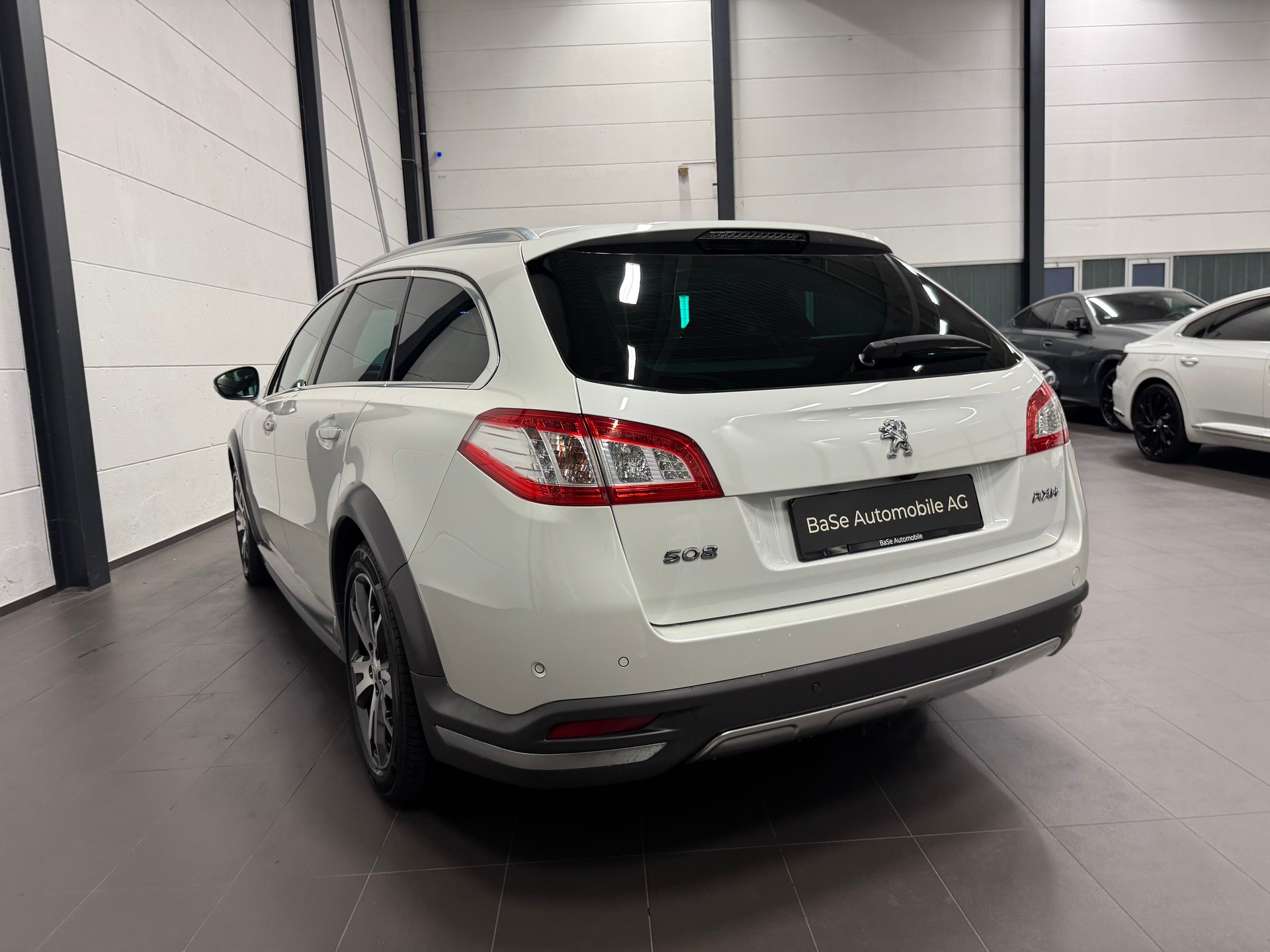 PEUGEOT 508 RXH 2.0 HDI Hybrid4 ETG6 ALL ROAD-image-14