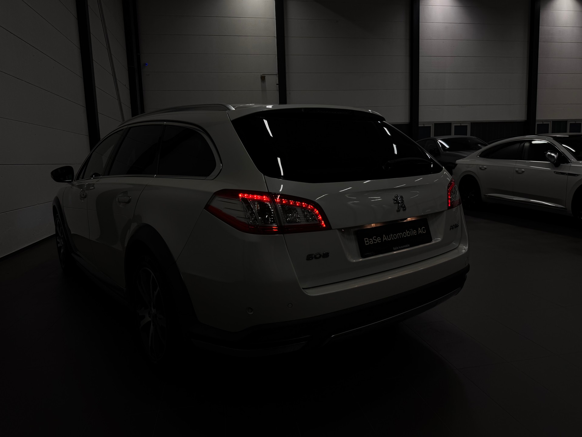 PEUGEOT 508 RXH 2.0 HDI Hybrid4 ETG6 ALL ROAD-image-15