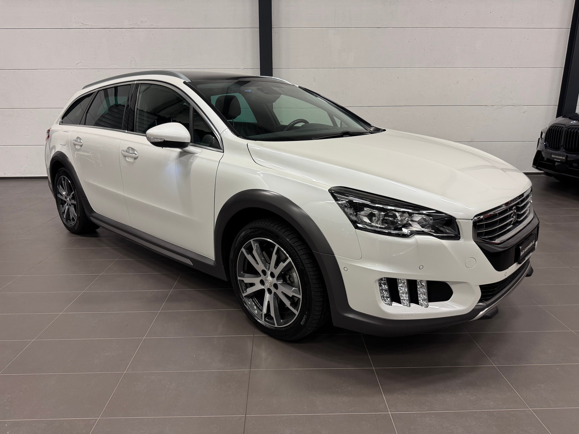 PEUGEOT 508 RXH 2.0 HDI Hybrid4 ETG6 ALL ROAD-showroom-element-3