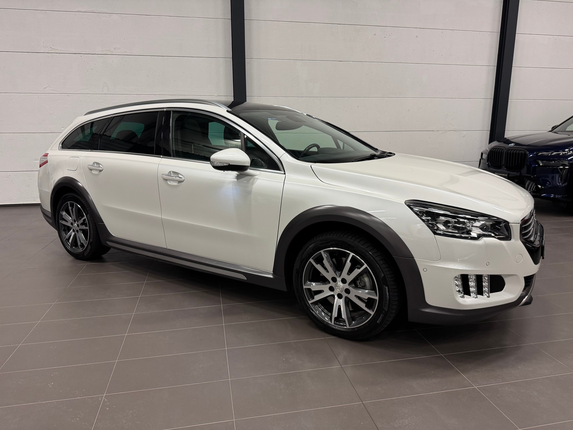 PEUGEOT 508 RXH 2.0 HDI Hybrid4 ETG6 ALL ROAD-image-5