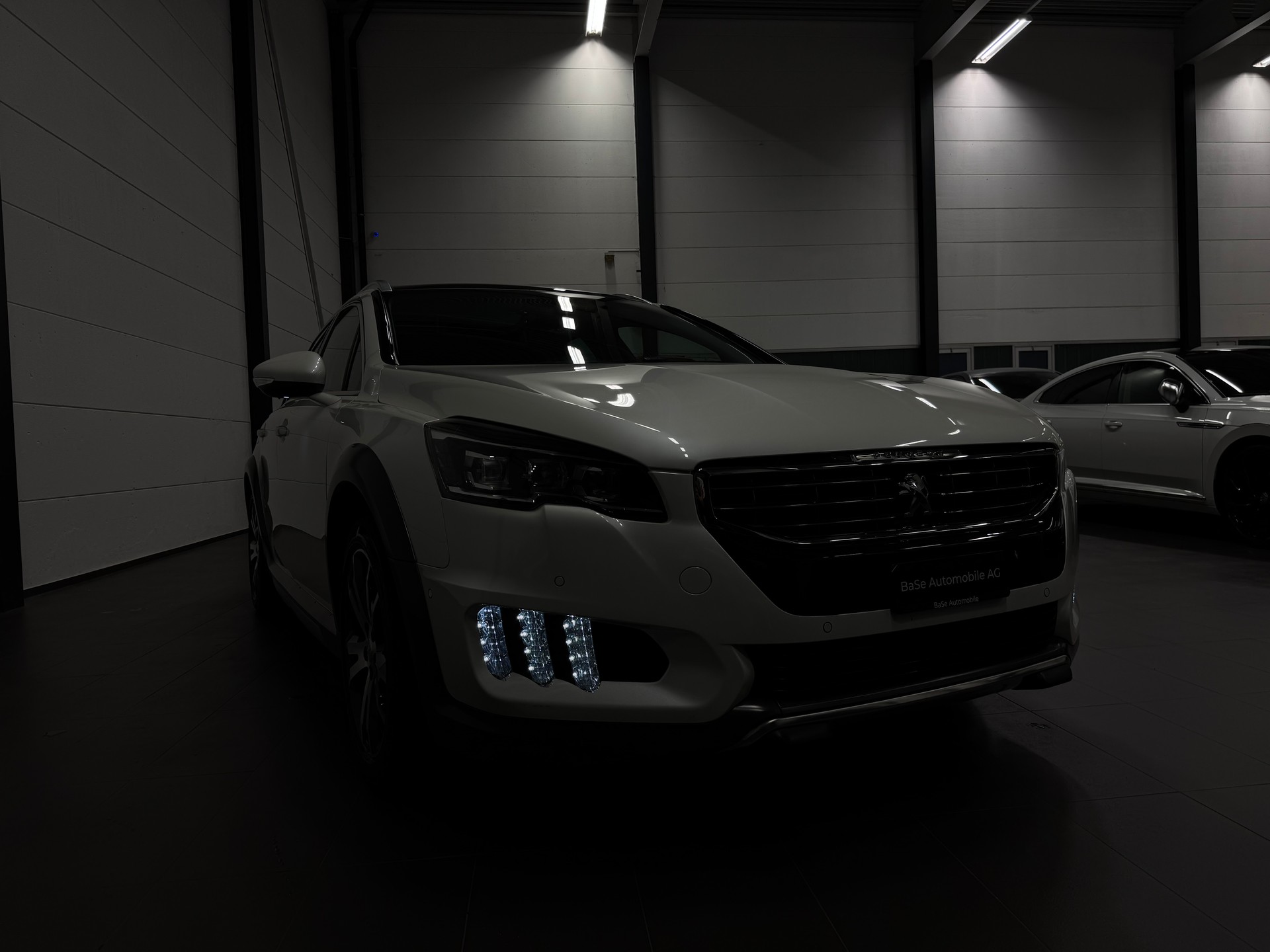 PEUGEOT 508 RXH 2.0 HDI Hybrid4 ETG6 ALL ROAD-image-7