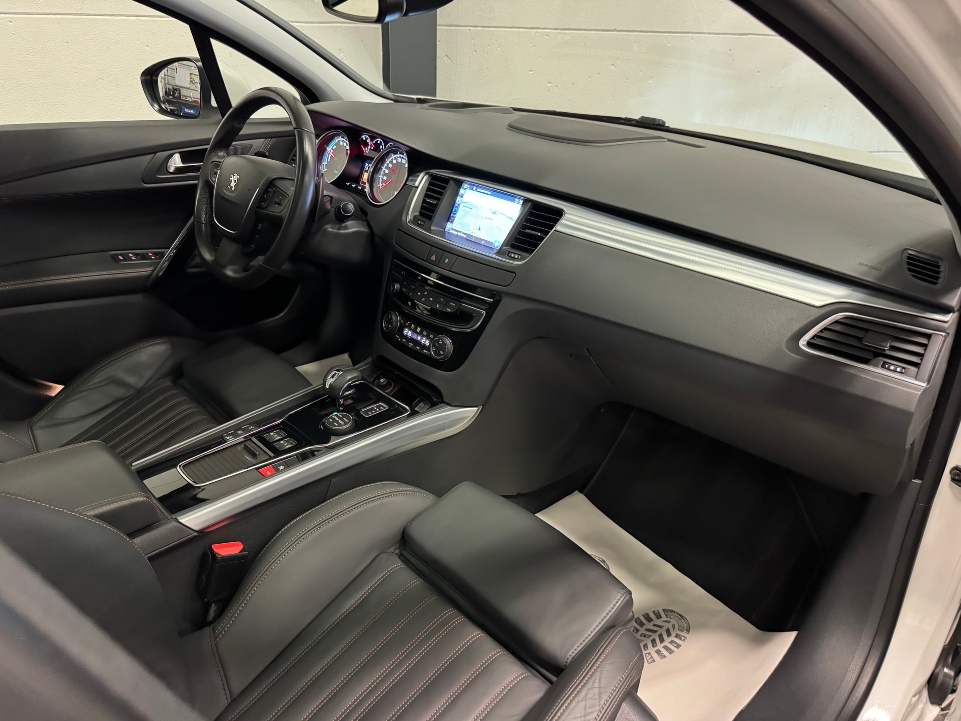 PEUGEOT 508 RXH 2.0 HDI Hybrid4 ETG6 ALL ROAD-image-19