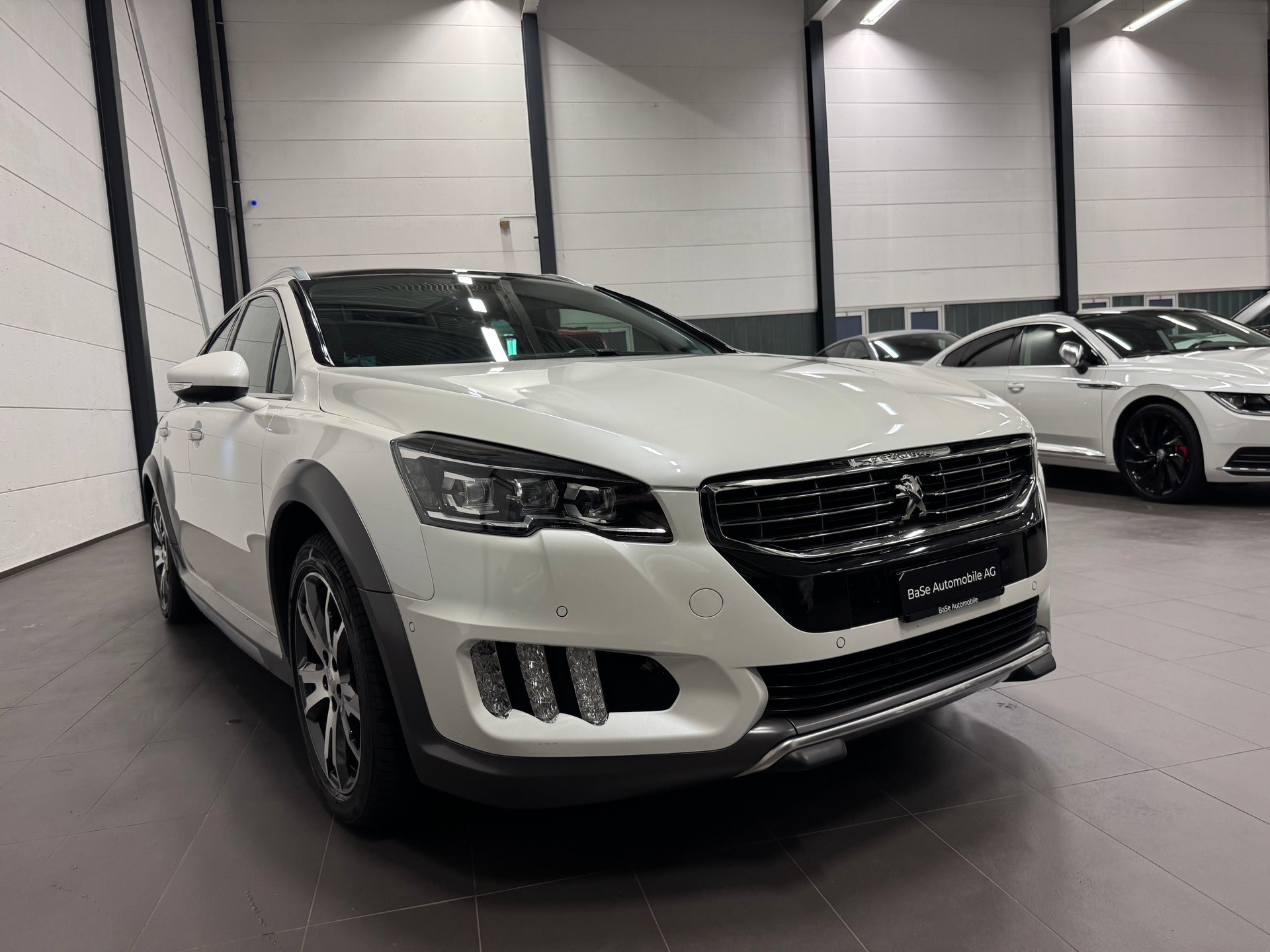 PEUGEOT 508 RXH 2.0 HDI Hybrid4 ETG6 ALL ROAD-image-6