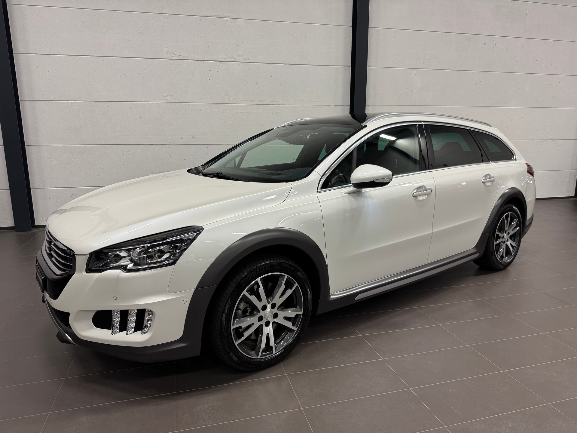 PEUGEOT 508 RXH 2.0 HDI Hybrid4 ETG6 ALL ROAD-showroom-element-2