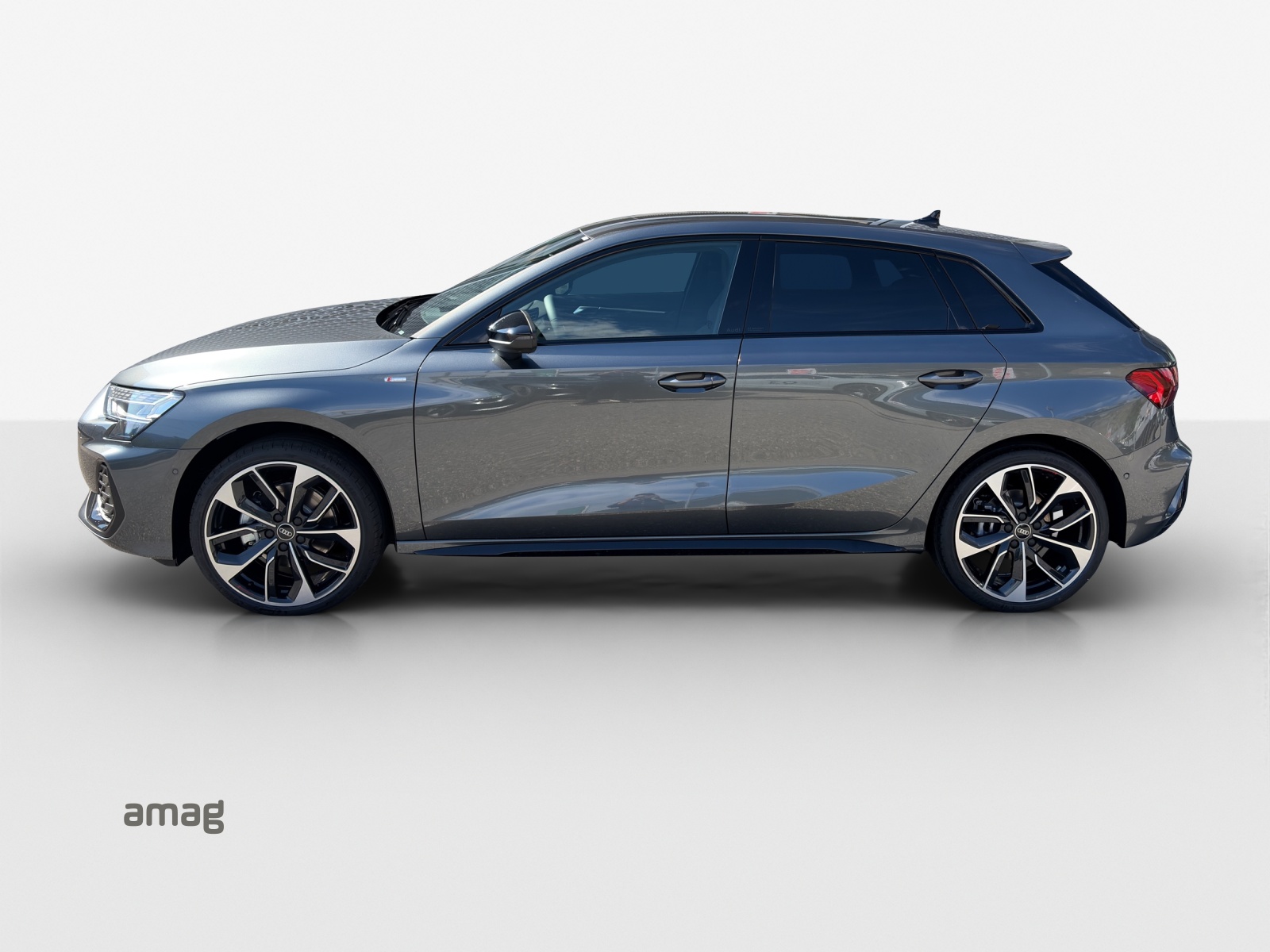 AUDI A3 Sportback TFSI 150 kW quattro S line S tronic-showroom-element-1