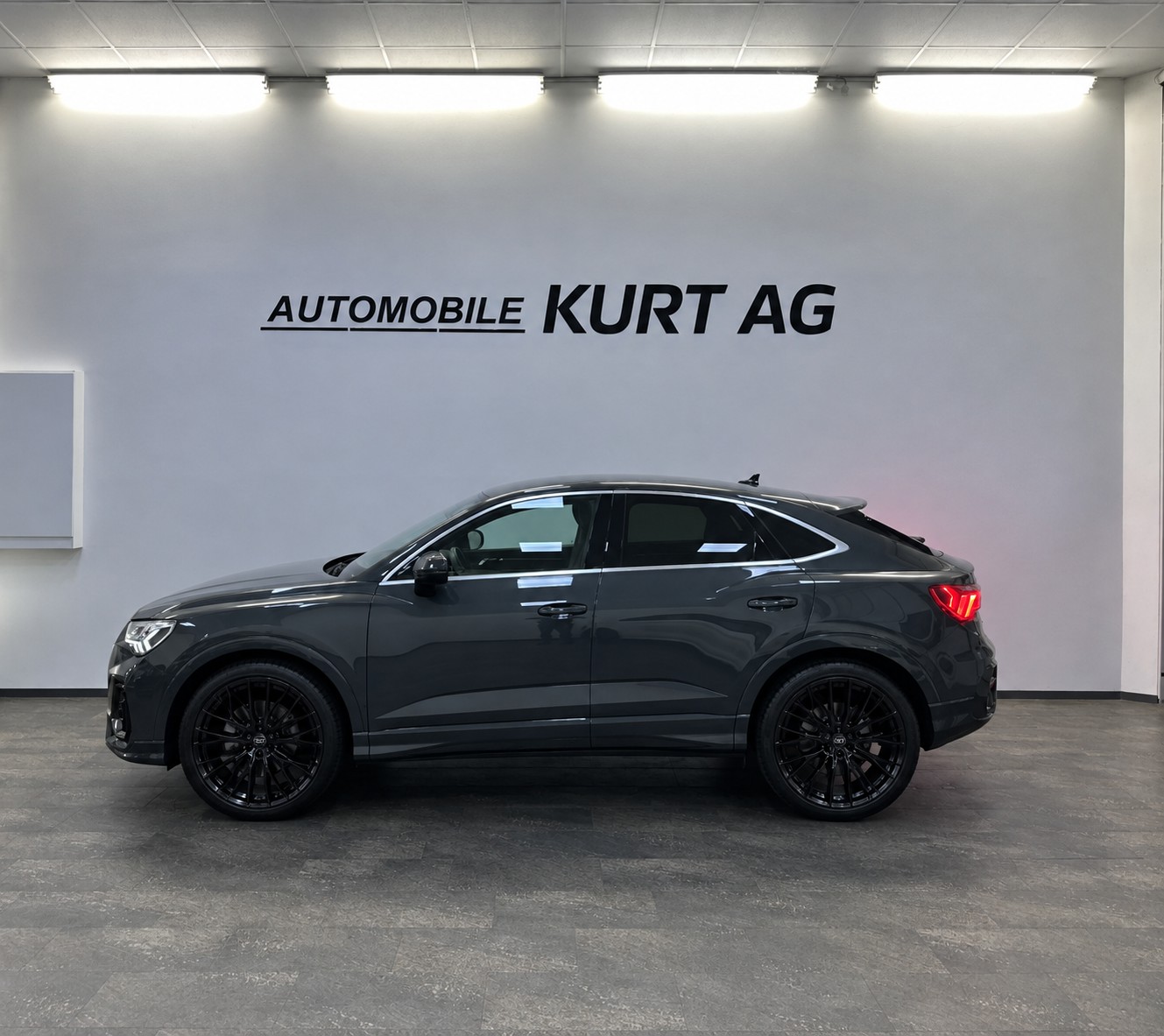 AUDI Q3 Sportback 35 TFSI S line S-tronic-showroom-element-2