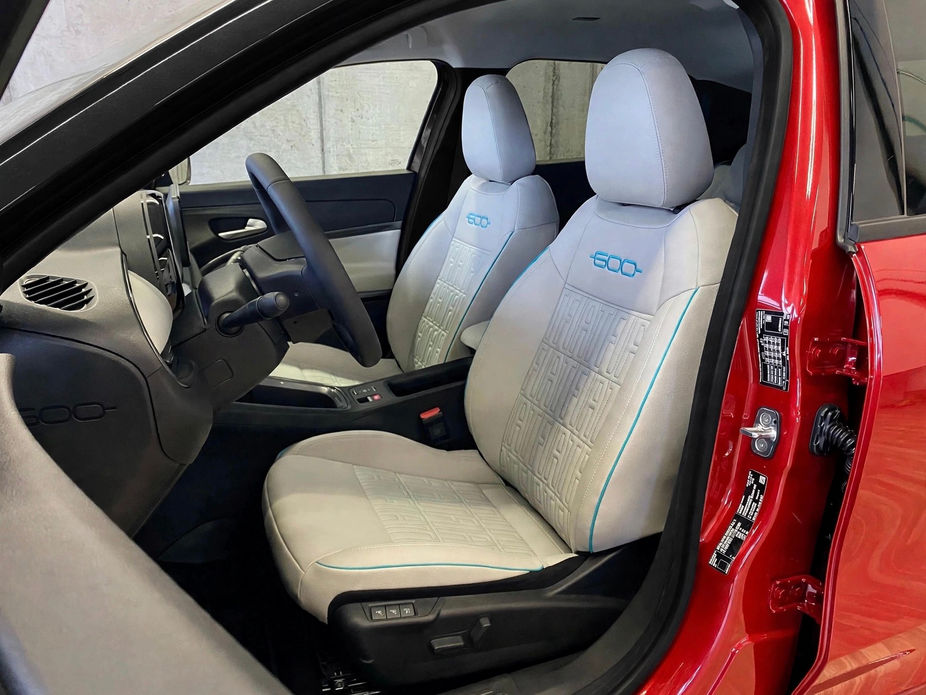 FIAT 600h*MildHybrid*Swiss*La Prima*-showroom-element-3