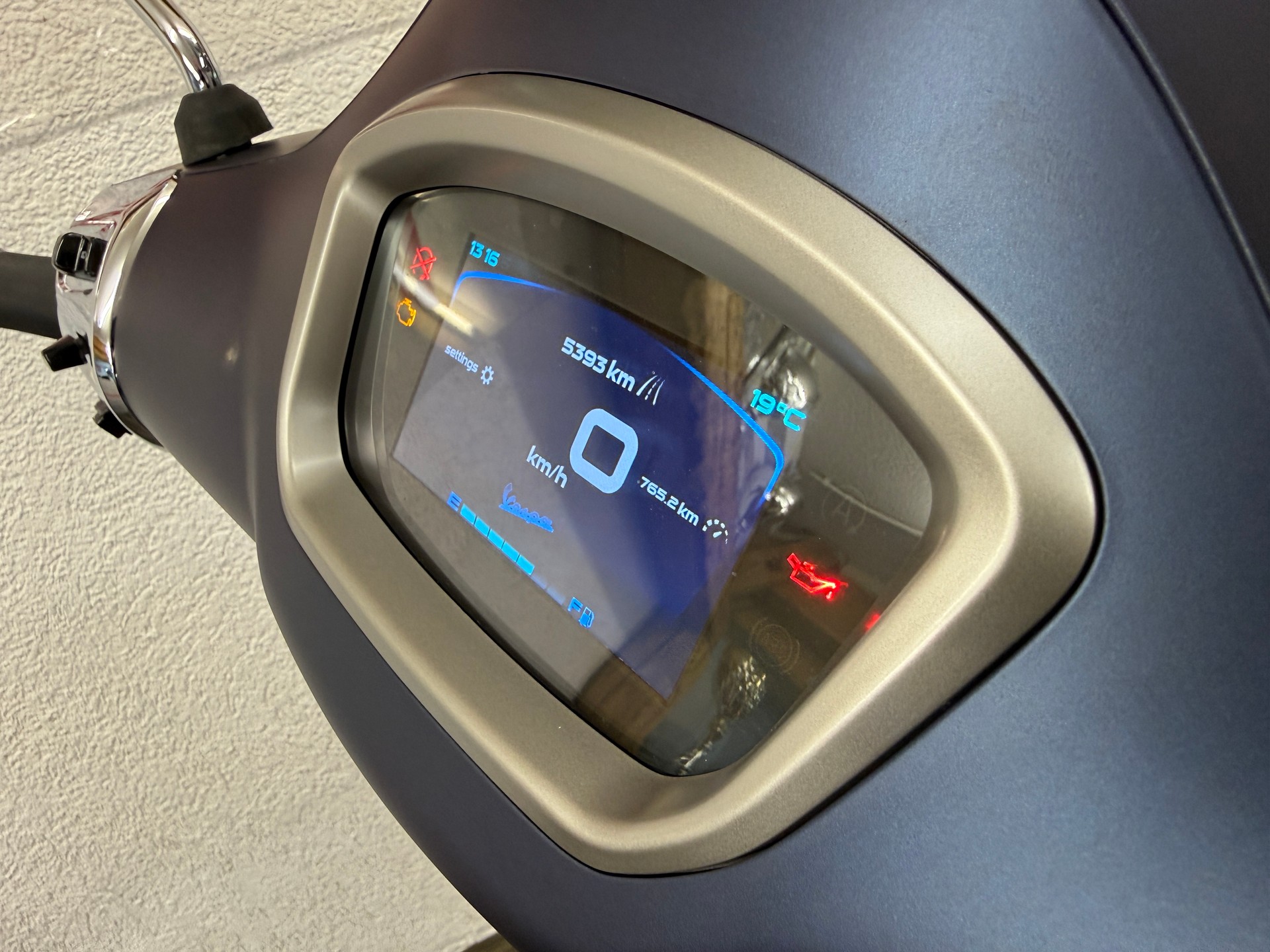 PIAGGIO Vespa GTS 300 Super Tech ABS-image-4