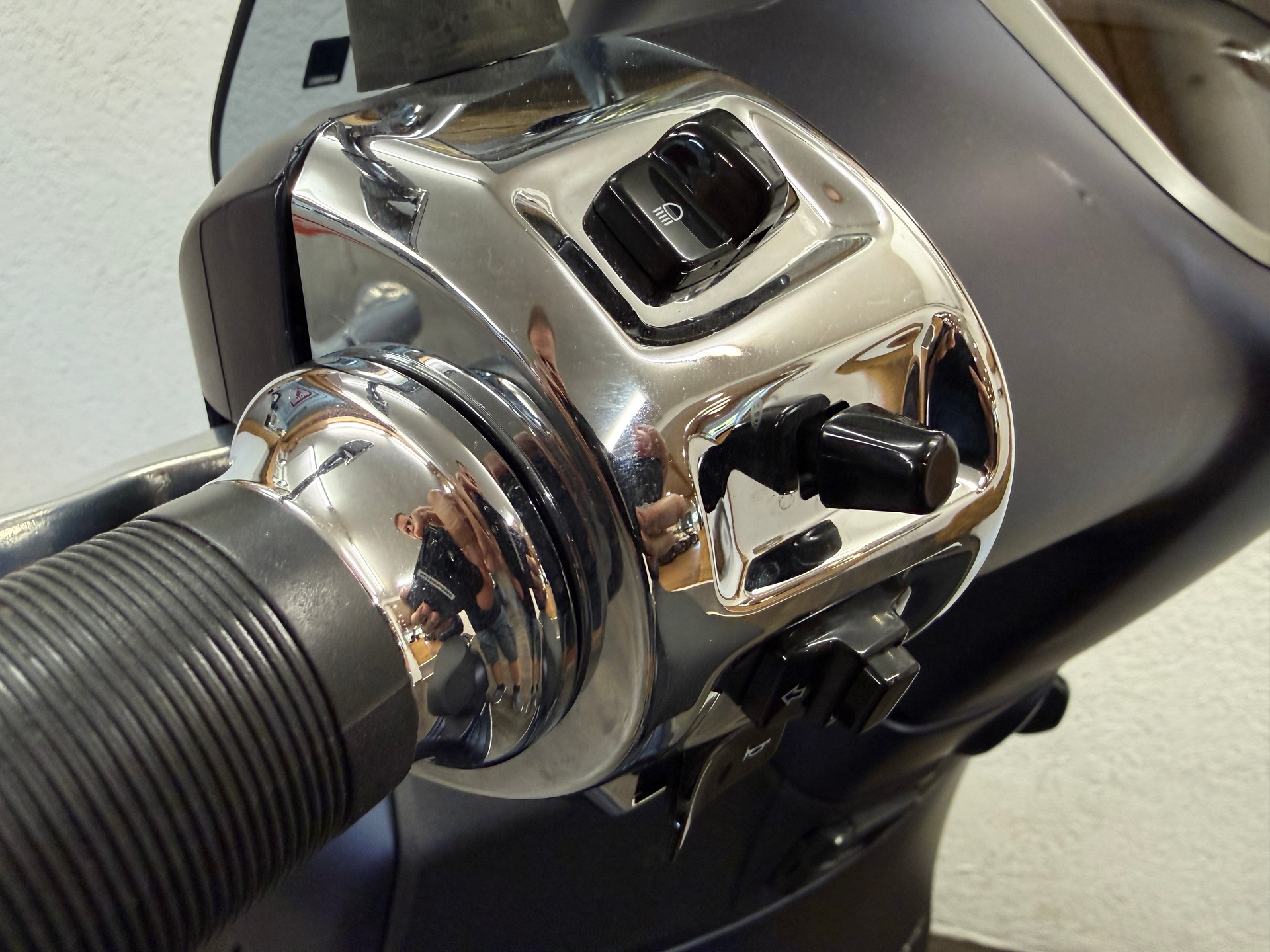 PIAGGIO Vespa GTS 300 Super Tech ABS-image-9