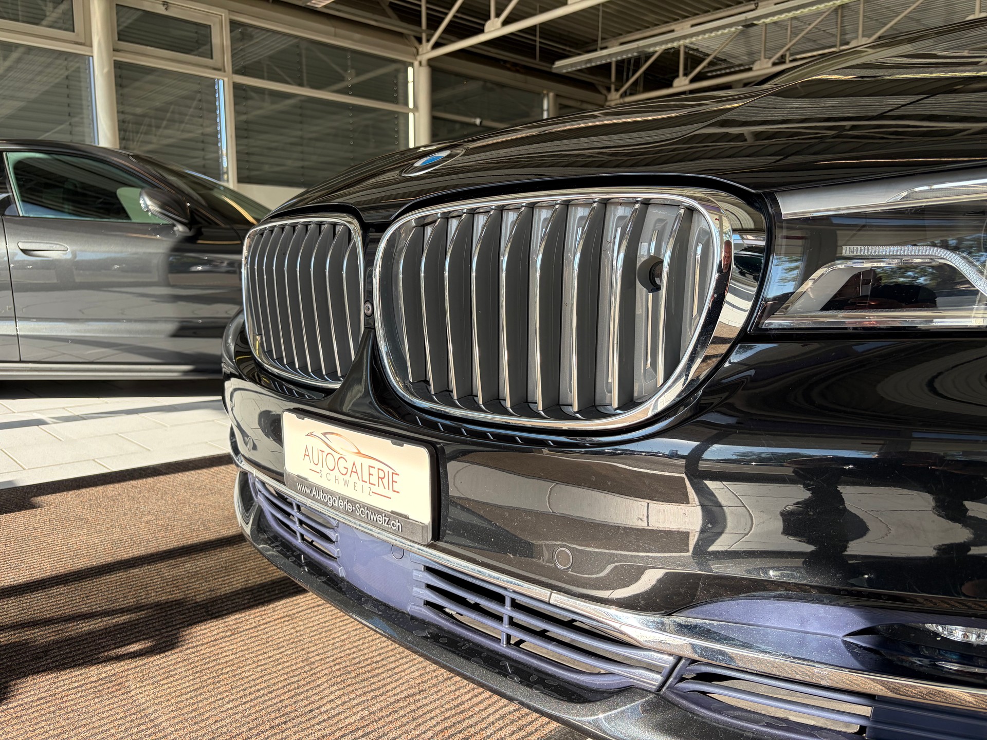 BMW 750i xDrive Steptronic | CH | Leder Beige | Night Vision | FOND Entertain | TV | PURE EXCELLENCE | Standheiz. |-image-38