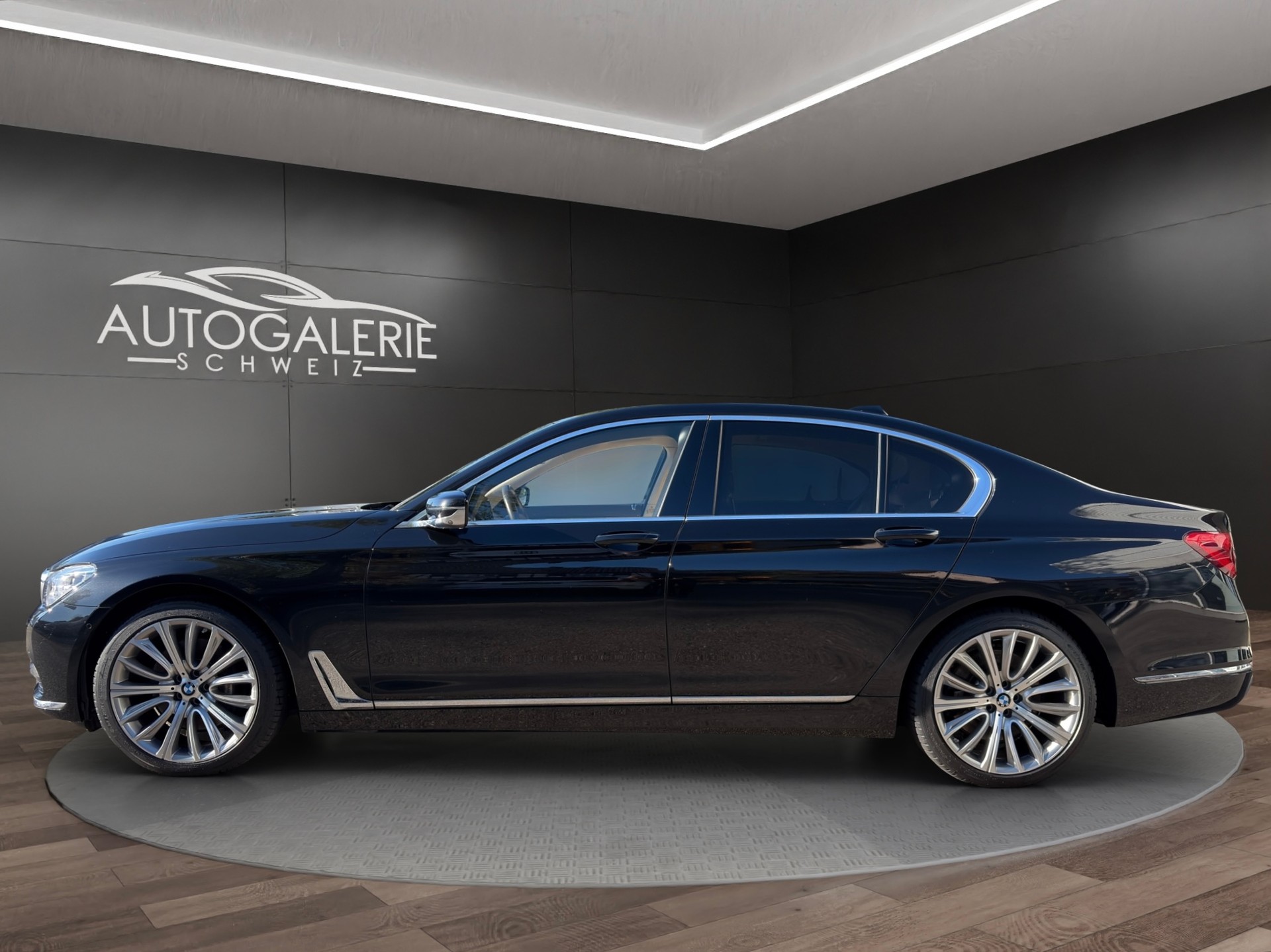 BMW 750i xDrive Steptronic | CH | Leder Beige | Night Vision | FOND Entertain | TV | PURE EXCELLENCE | Standheiz. |-showroom-element-1