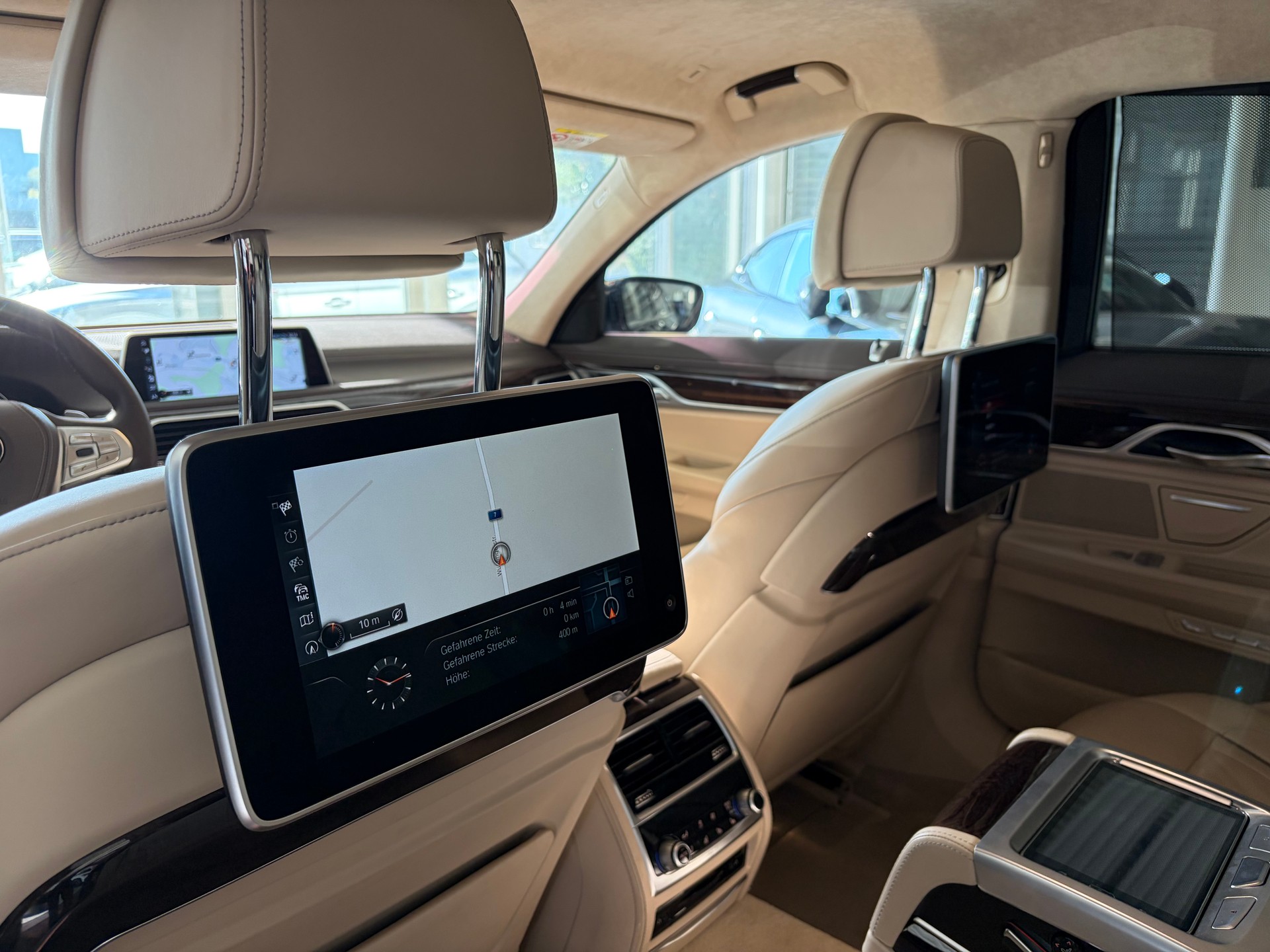 BMW 750i xDrive Steptronic | CH | Leder Beige | Night Vision | FOND Entertain | TV | PURE EXCELLENCE | Standheiz. |-image-24