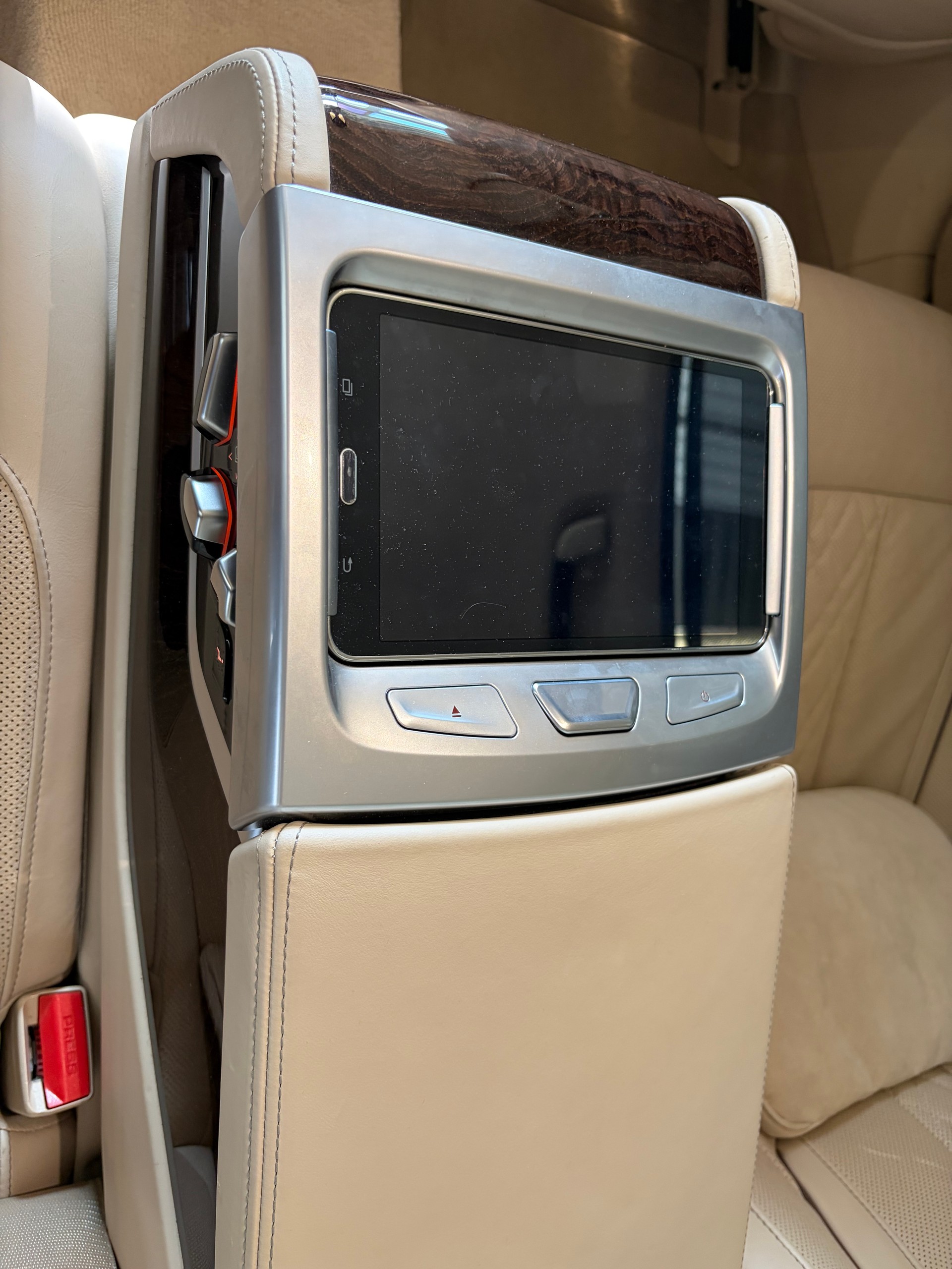 BMW 750i xDrive Steptronic | CH | Leder Beige | Night Vision | FOND Entertain | TV | PURE EXCELLENCE | Standheiz. |-image-26