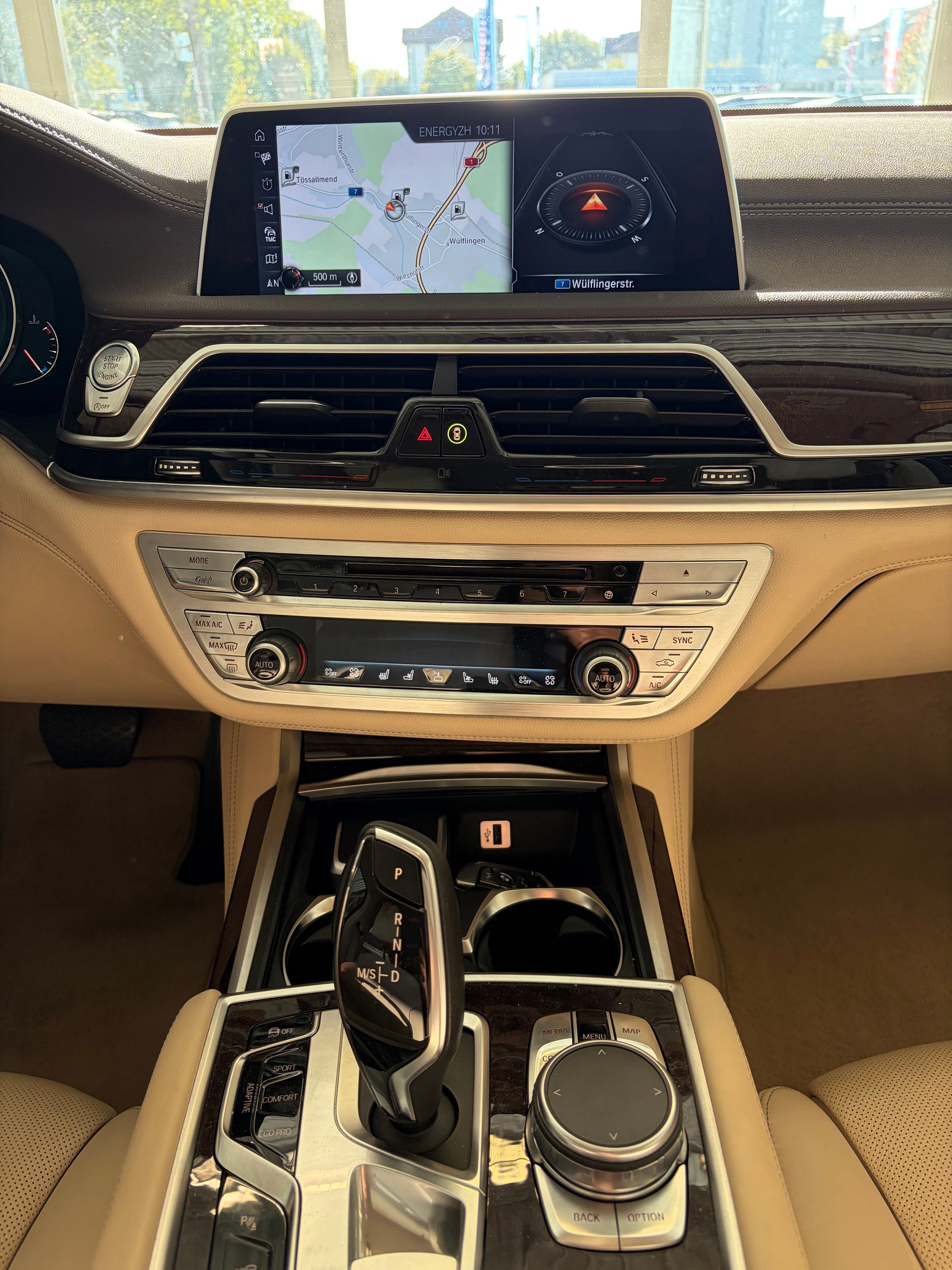 BMW 750i xDrive Steptronic | CH | Leder Beige | Night Vision | FOND Entertain | TV | PURE EXCELLENCE | Standheiz. |-image-14