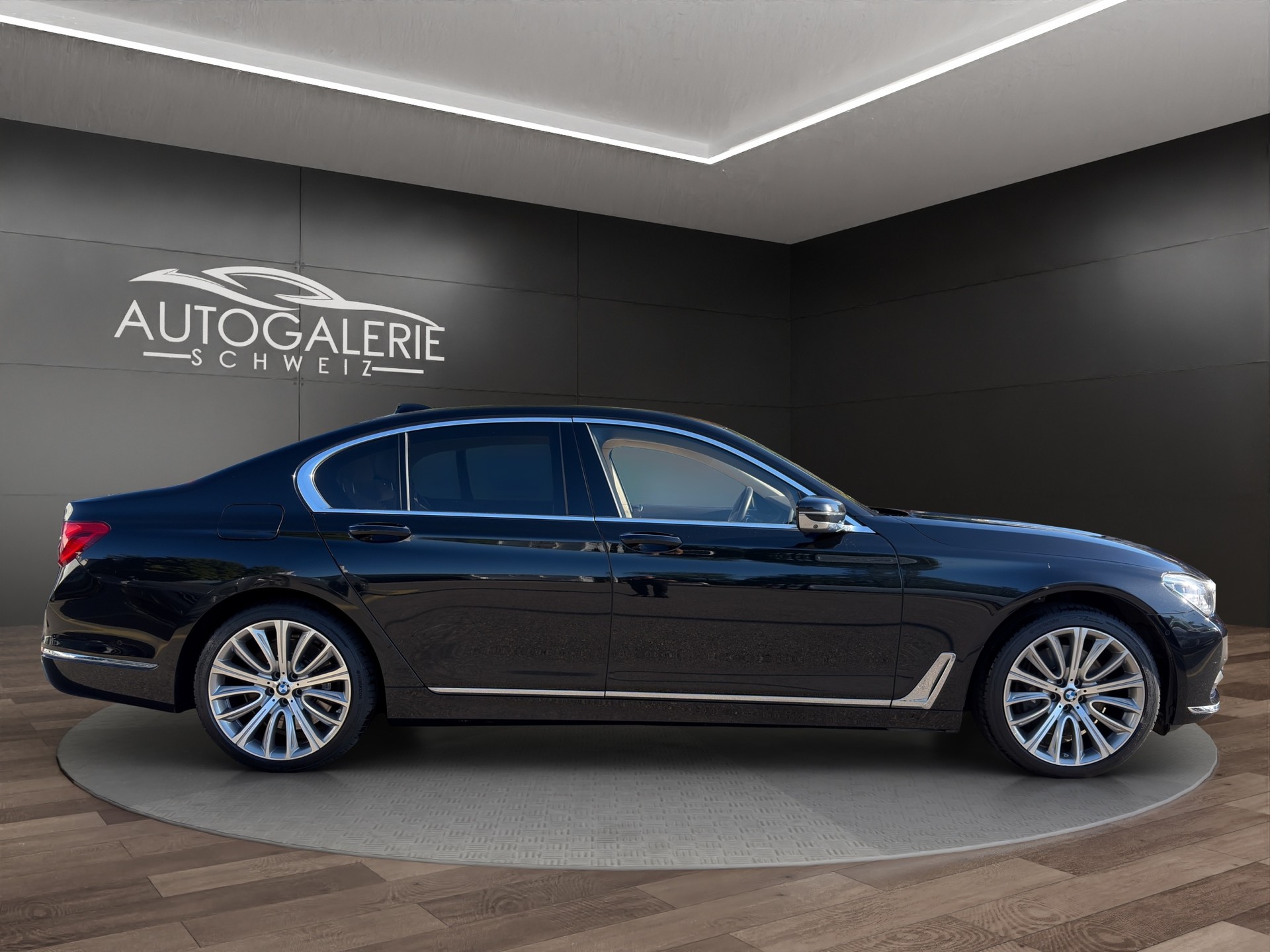 BMW 750i xDrive Steptronic | CH | Leder Beige | Night Vision | FOND Entertain | TV | PURE EXCELLENCE | Standheiz. |-image-5