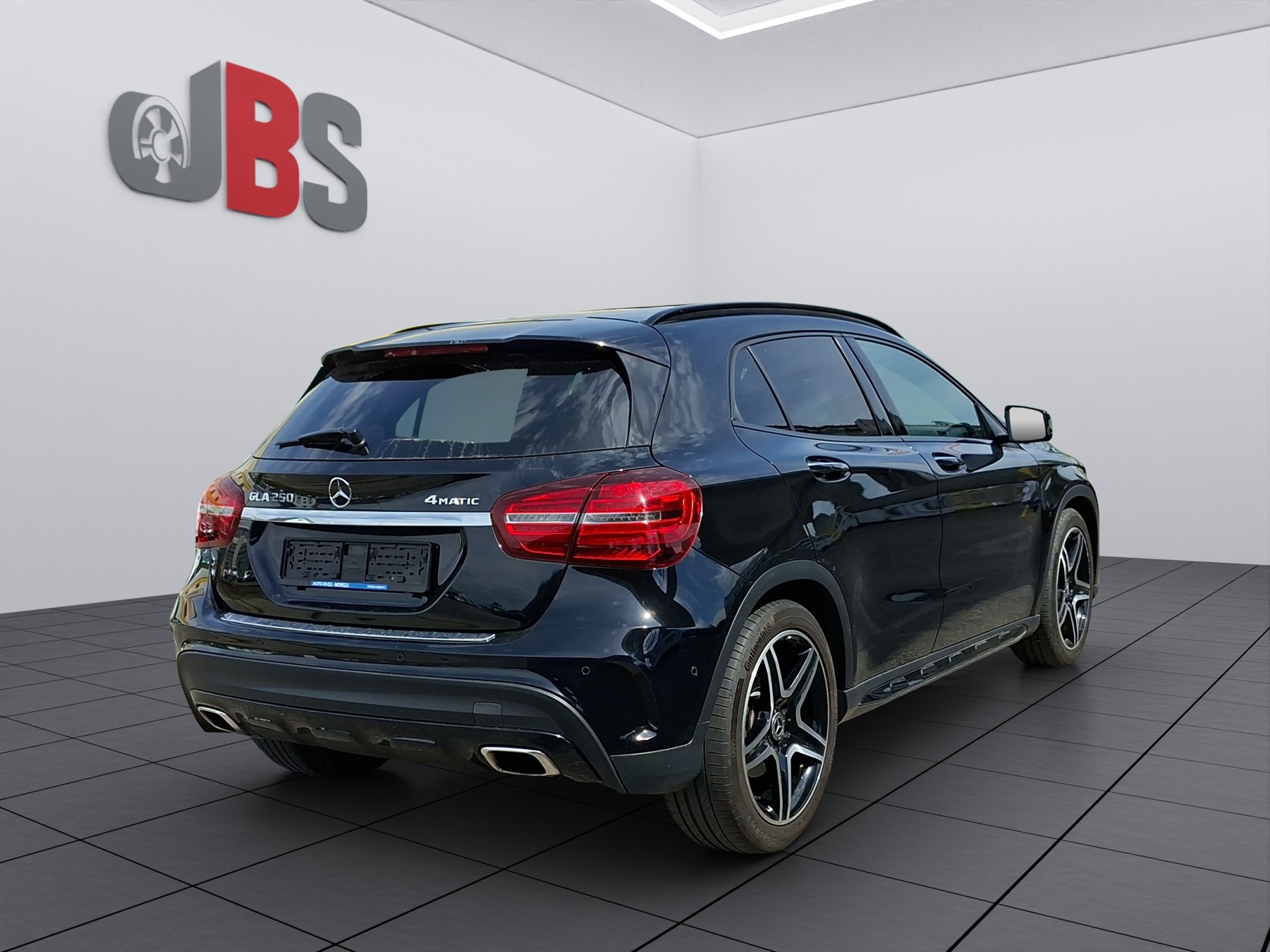 MERCEDES-BENZ GLA 250 AMG Line 4Matic 7G-DCT-showroom-element-3