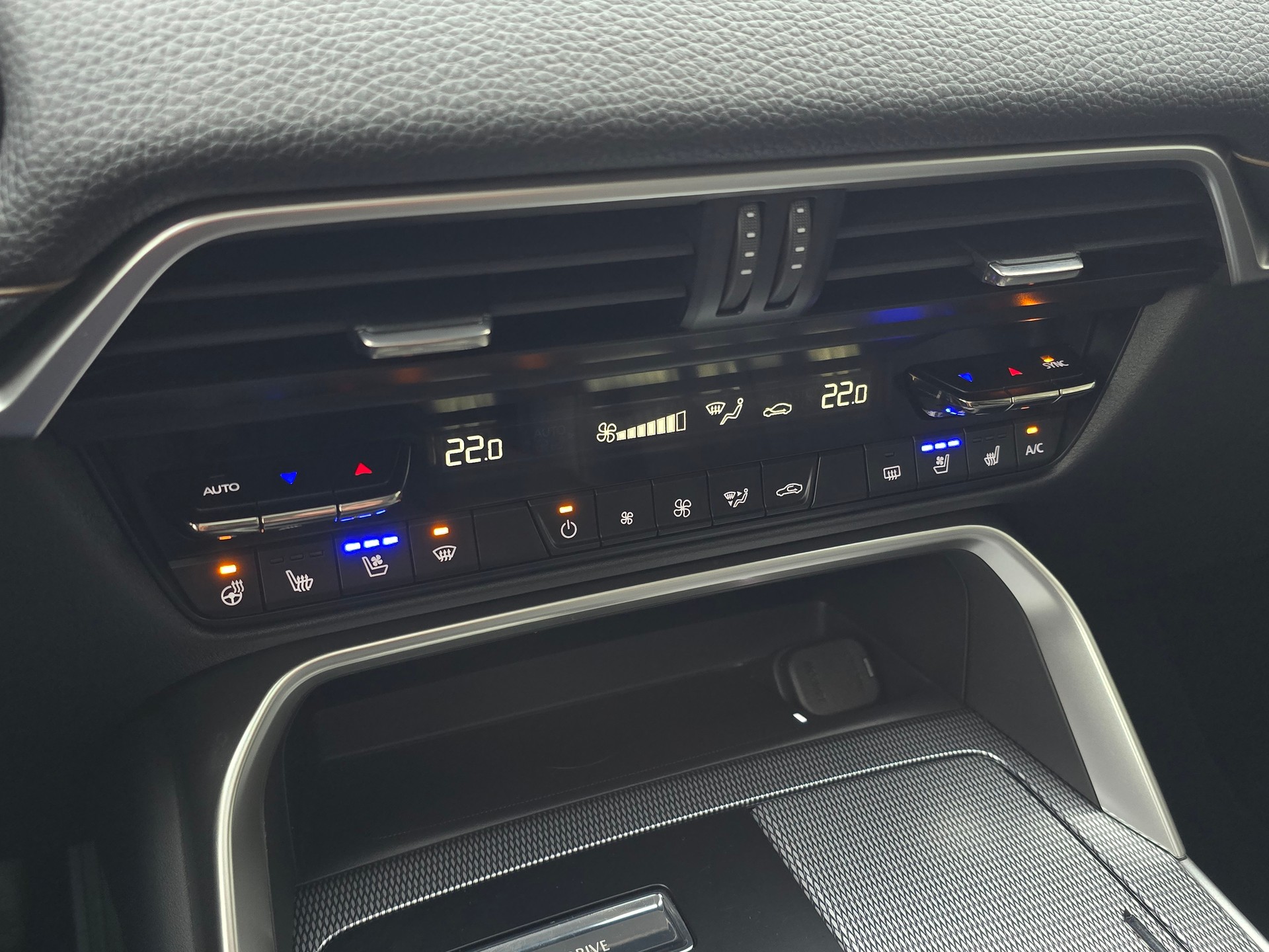 MAZDA CX-60 e-Skyactiv PHEV 327 AWD Homura Plug-in-Hybrid mit AHK-image-28