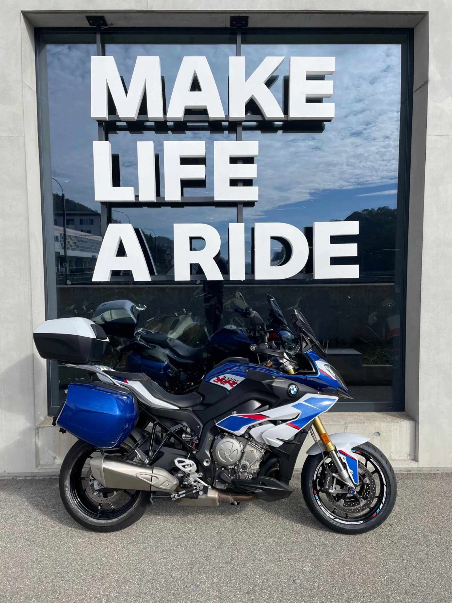BMW S 1000 XR HP-image-1