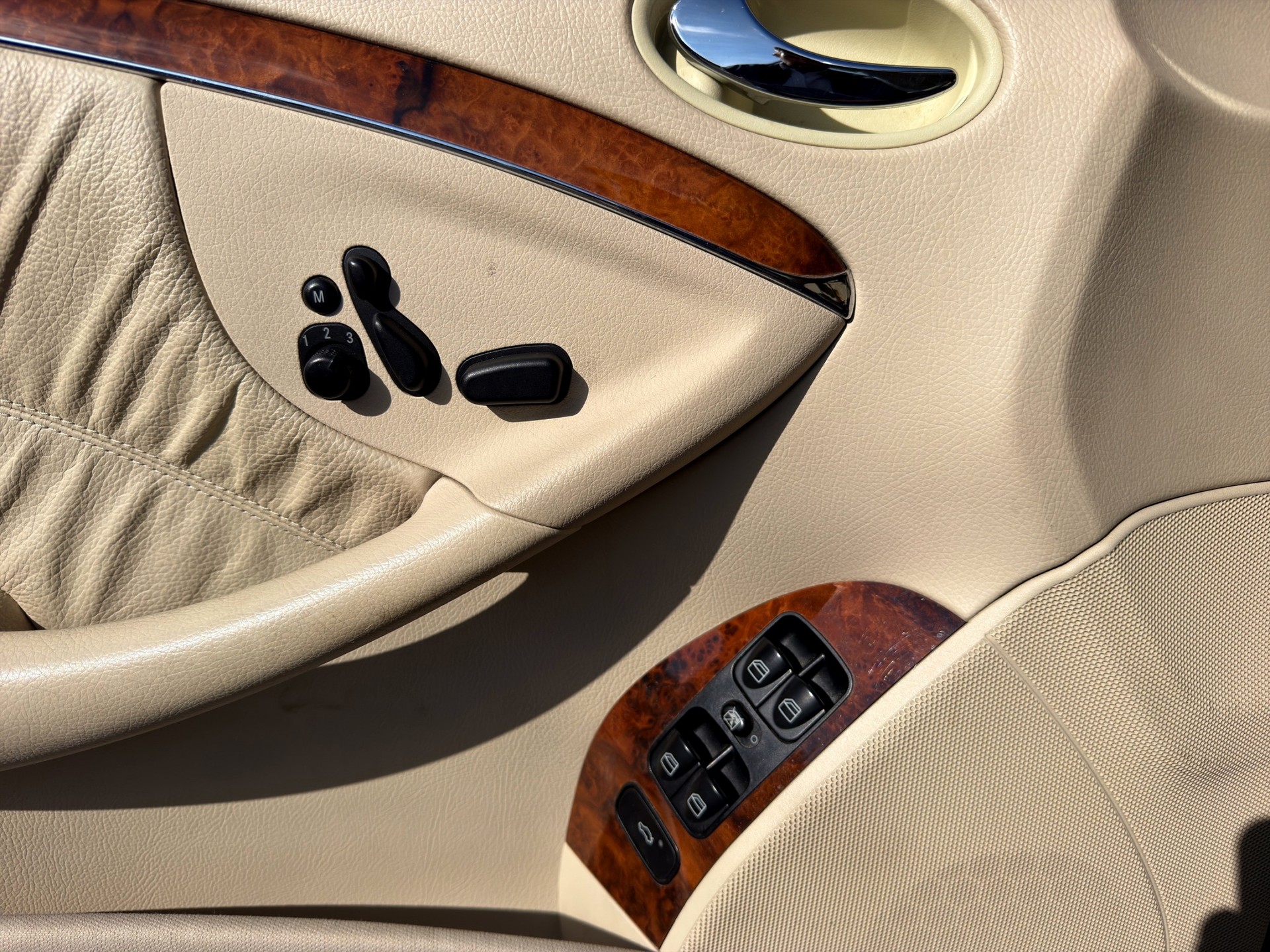 MERCEDES-BENZ CLK 500 Elégance 7G-Tronic-image-25