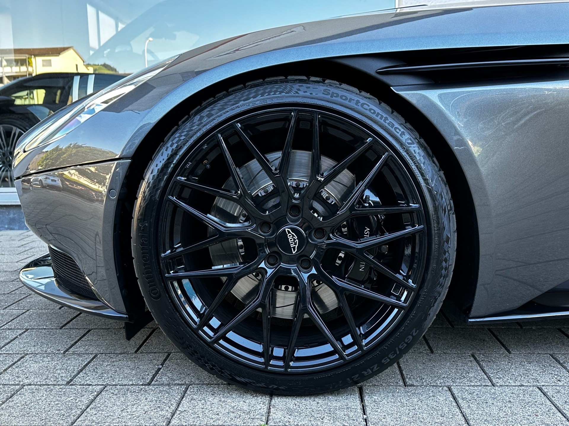 ASTON MARTIN DB11 V12 Launch Edition Touchtronic 3-image-16