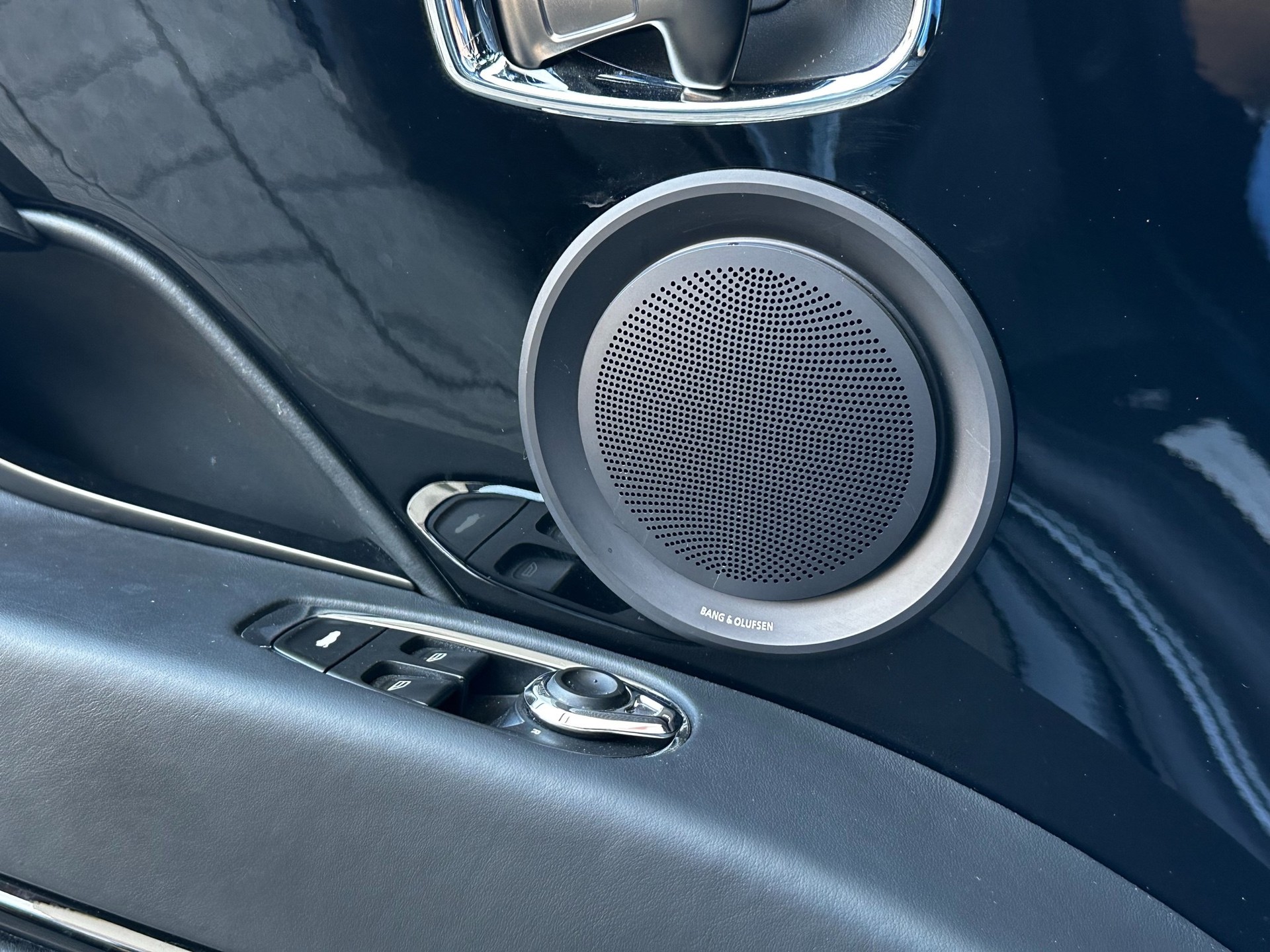 ASTON MARTIN DB11 V12 Launch Edition Touchtronic 3-image-12