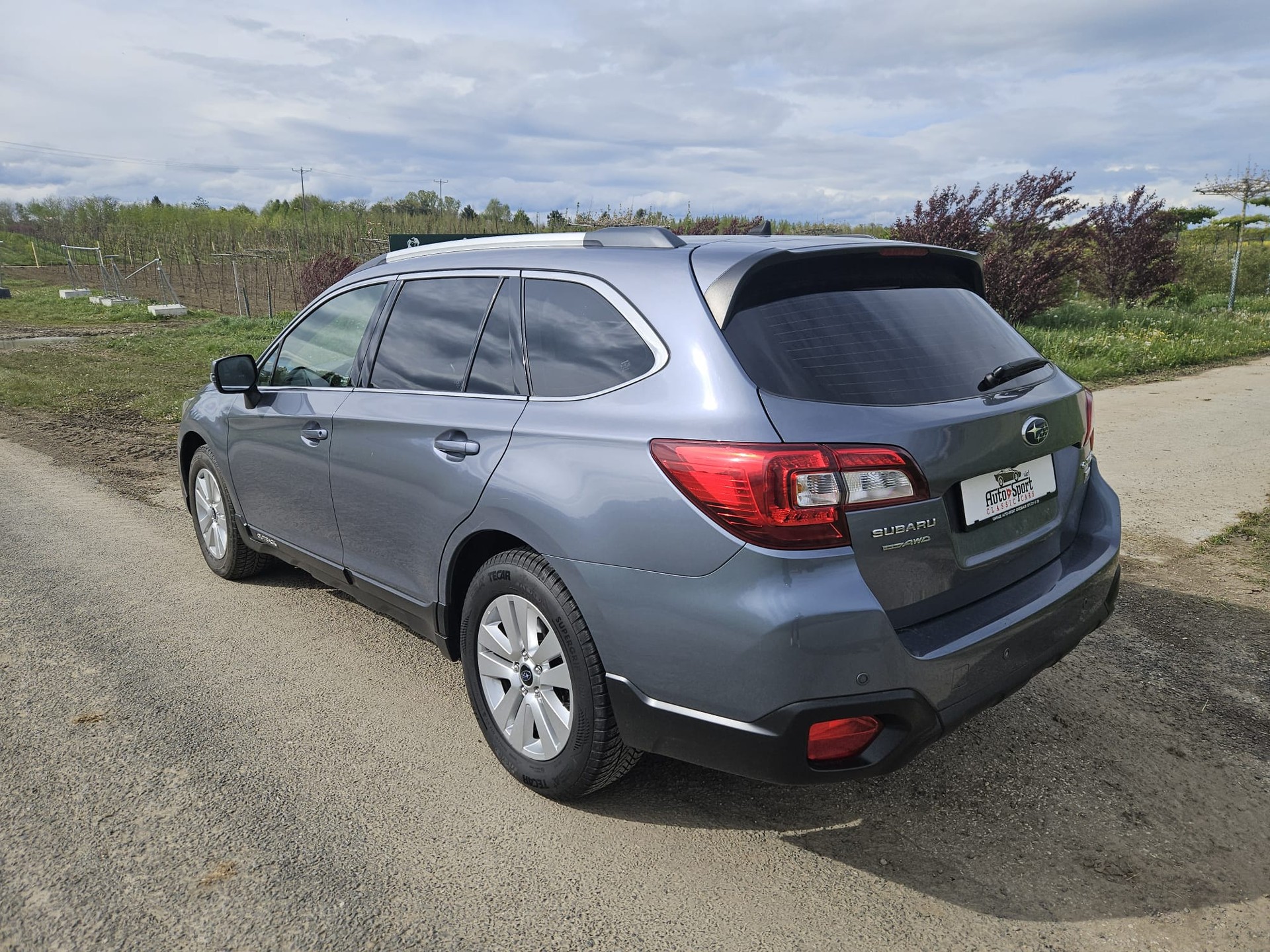 SUBARU Outback Legacy 2.0D Swiss AWD Automat.-image-5
