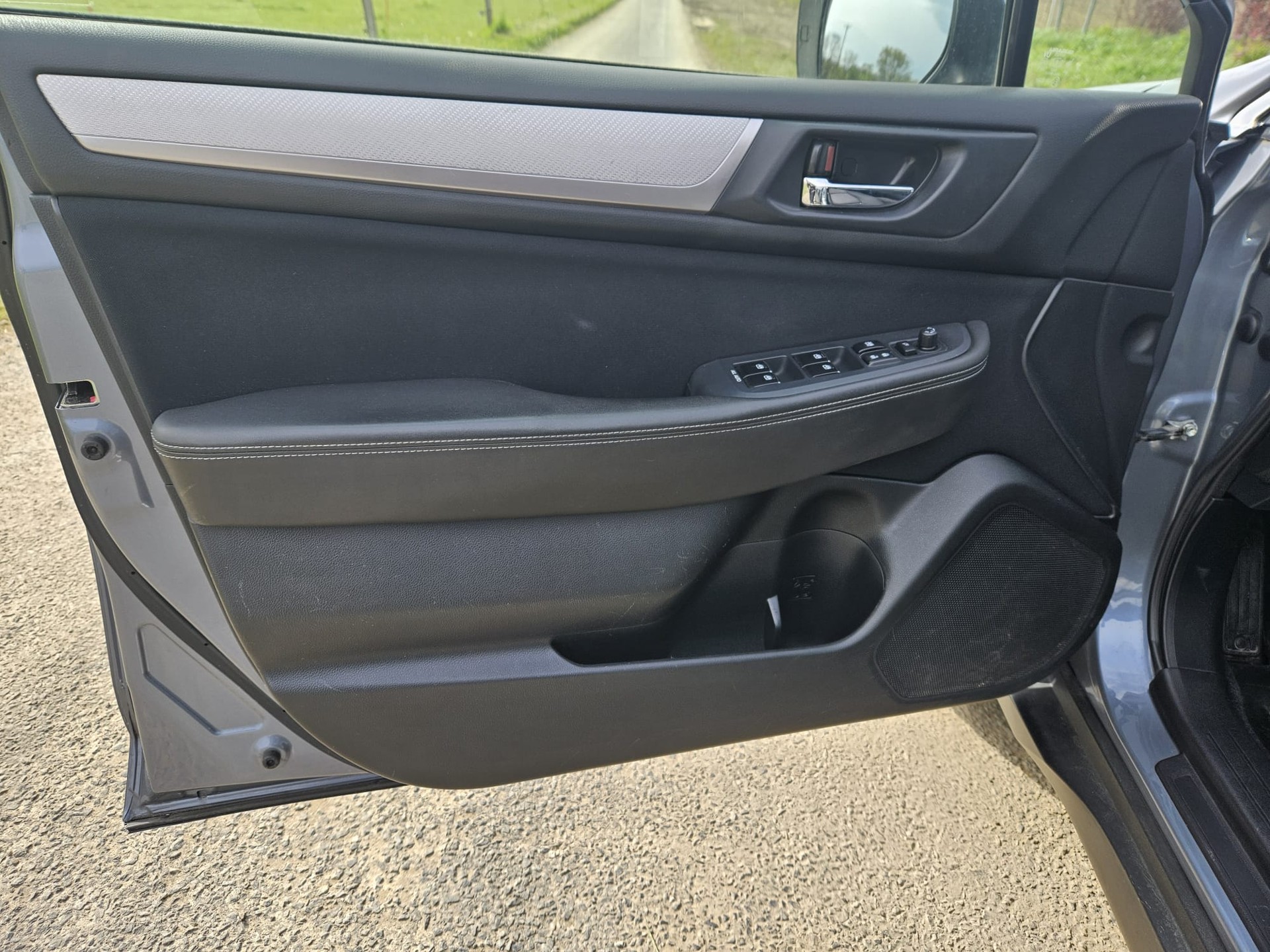 SUBARU Outback Legacy 2.0D Swiss AWD Automat.-image-21