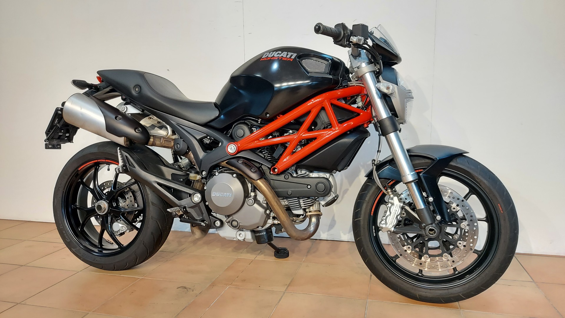 DUCATI Monster 796M ABS-image-2