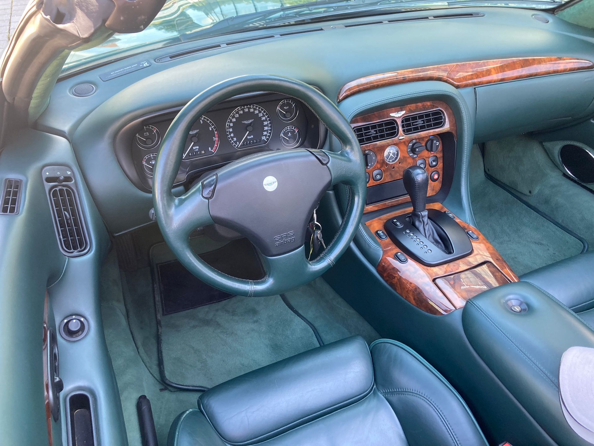 ASTON MARTIN DB7 Vantage Volante-image-15