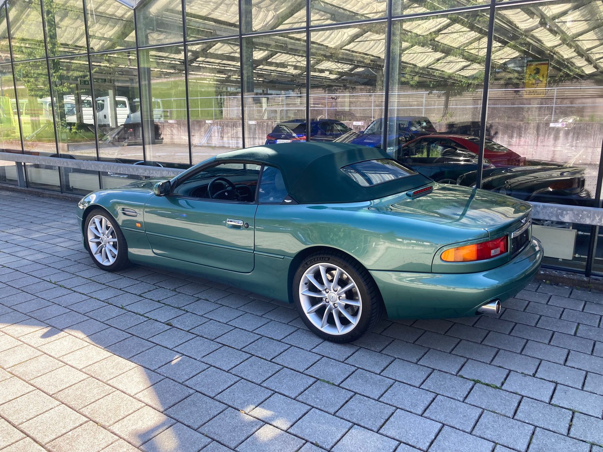 ASTON MARTIN DB7 Vantage Volante-image-10