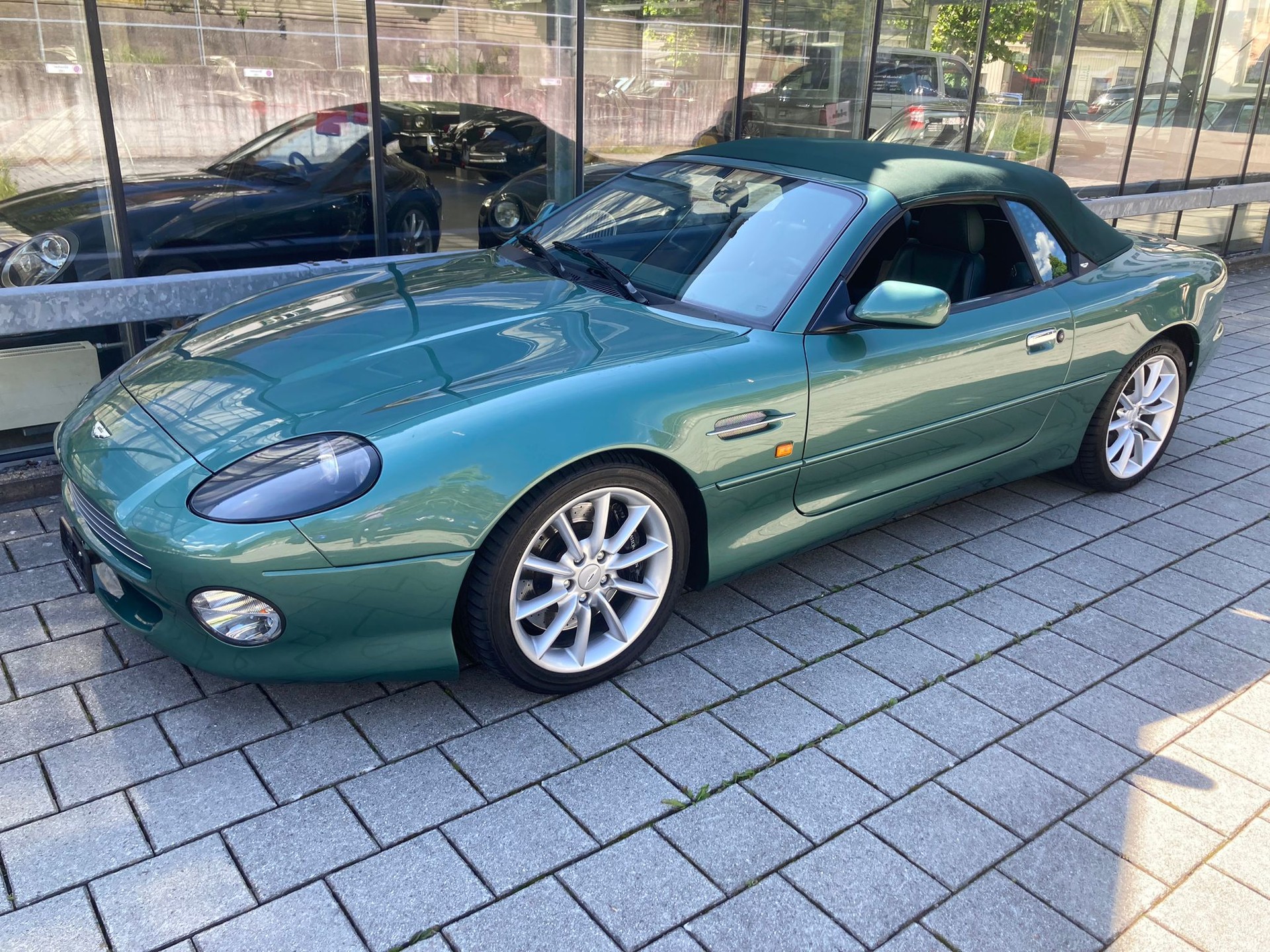 ASTON MARTIN DB7 Vantage Volante-image-8
