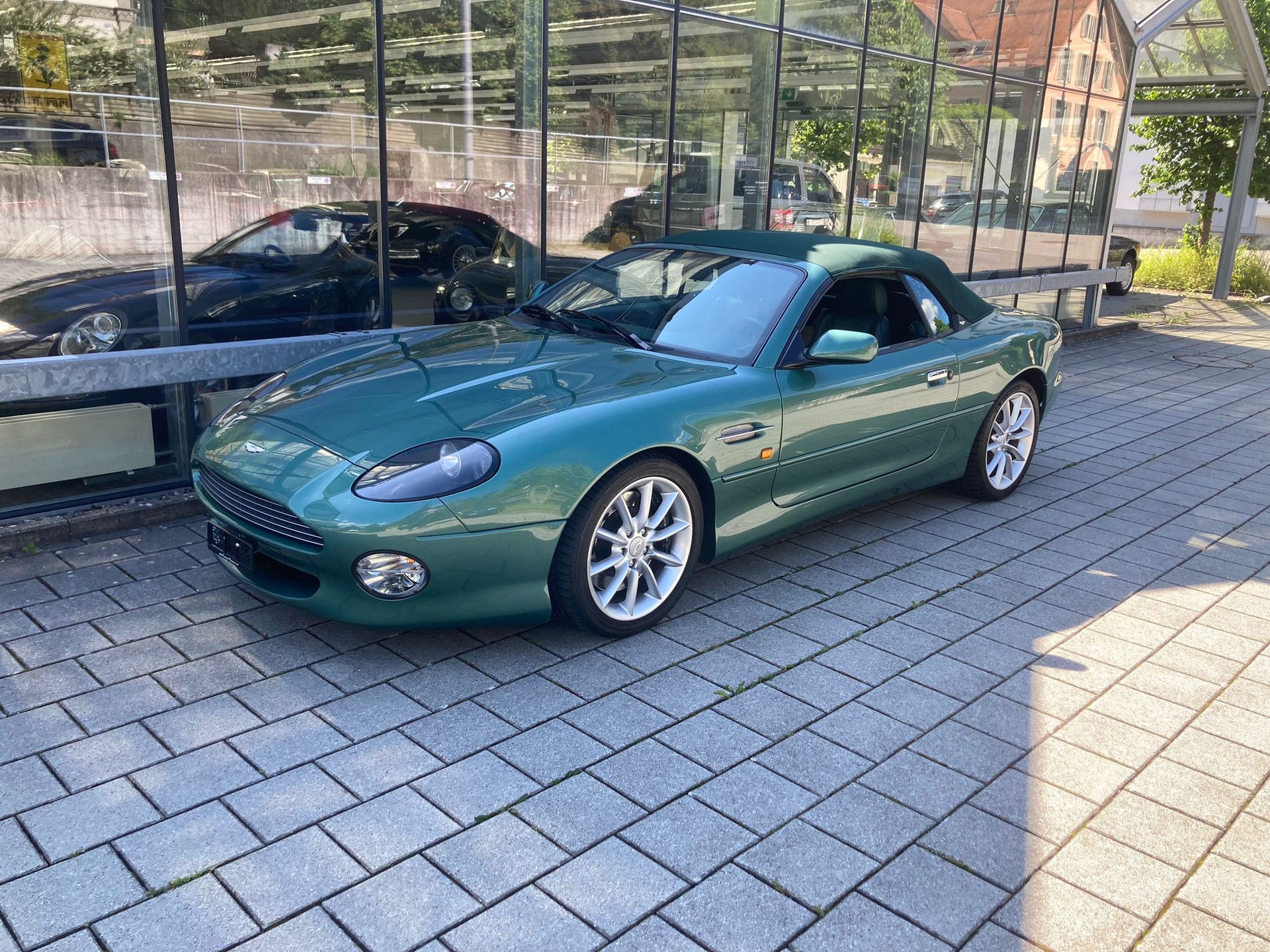 ASTON MARTIN DB7 Vantage Volante-showroom-element-1