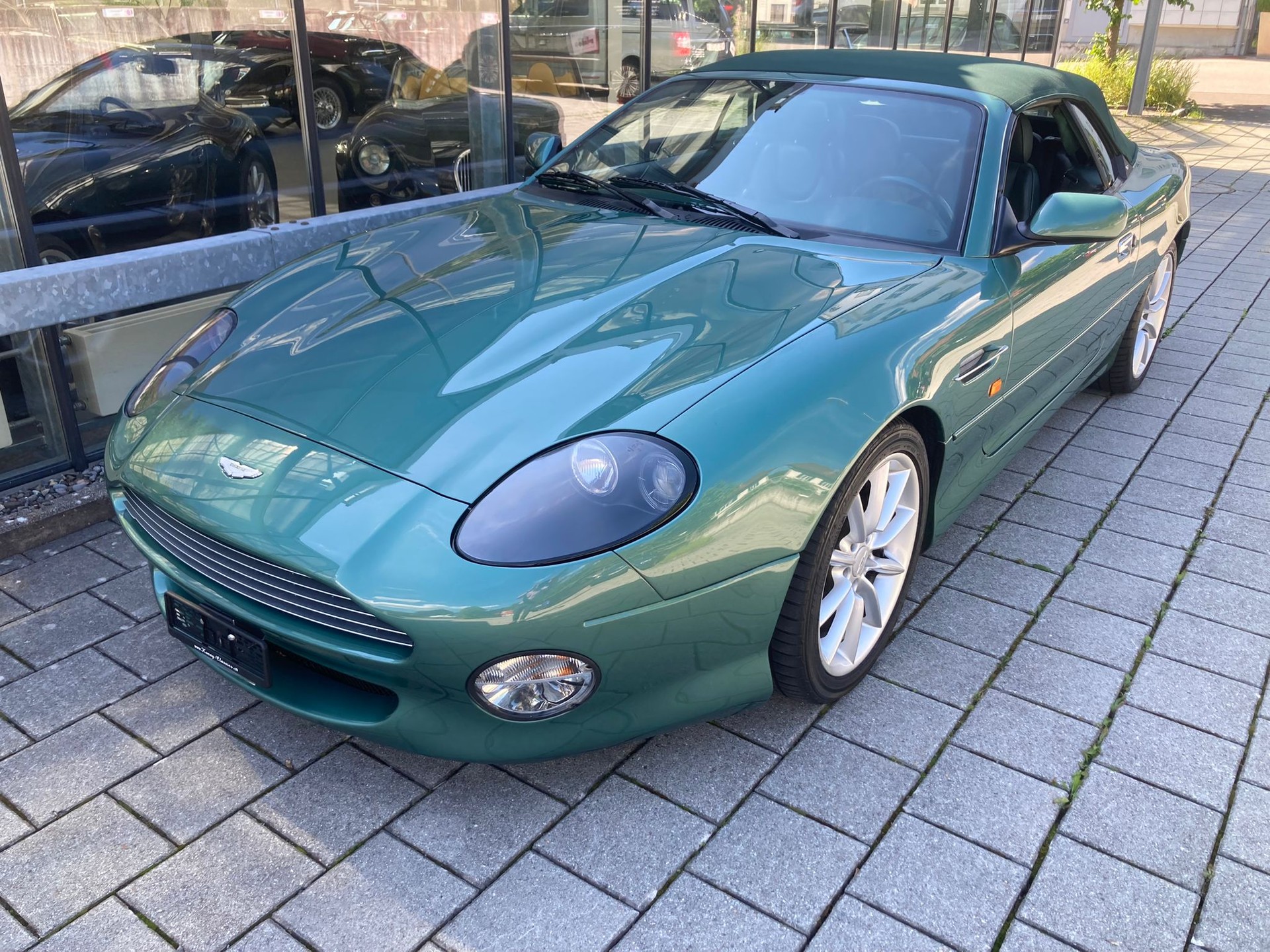 ASTON MARTIN DB7 Vantage Volante-image-9