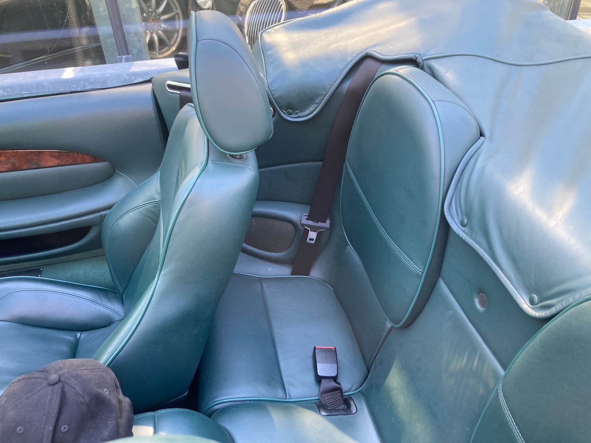 ASTON MARTIN DB7 Vantage Volante-image-13