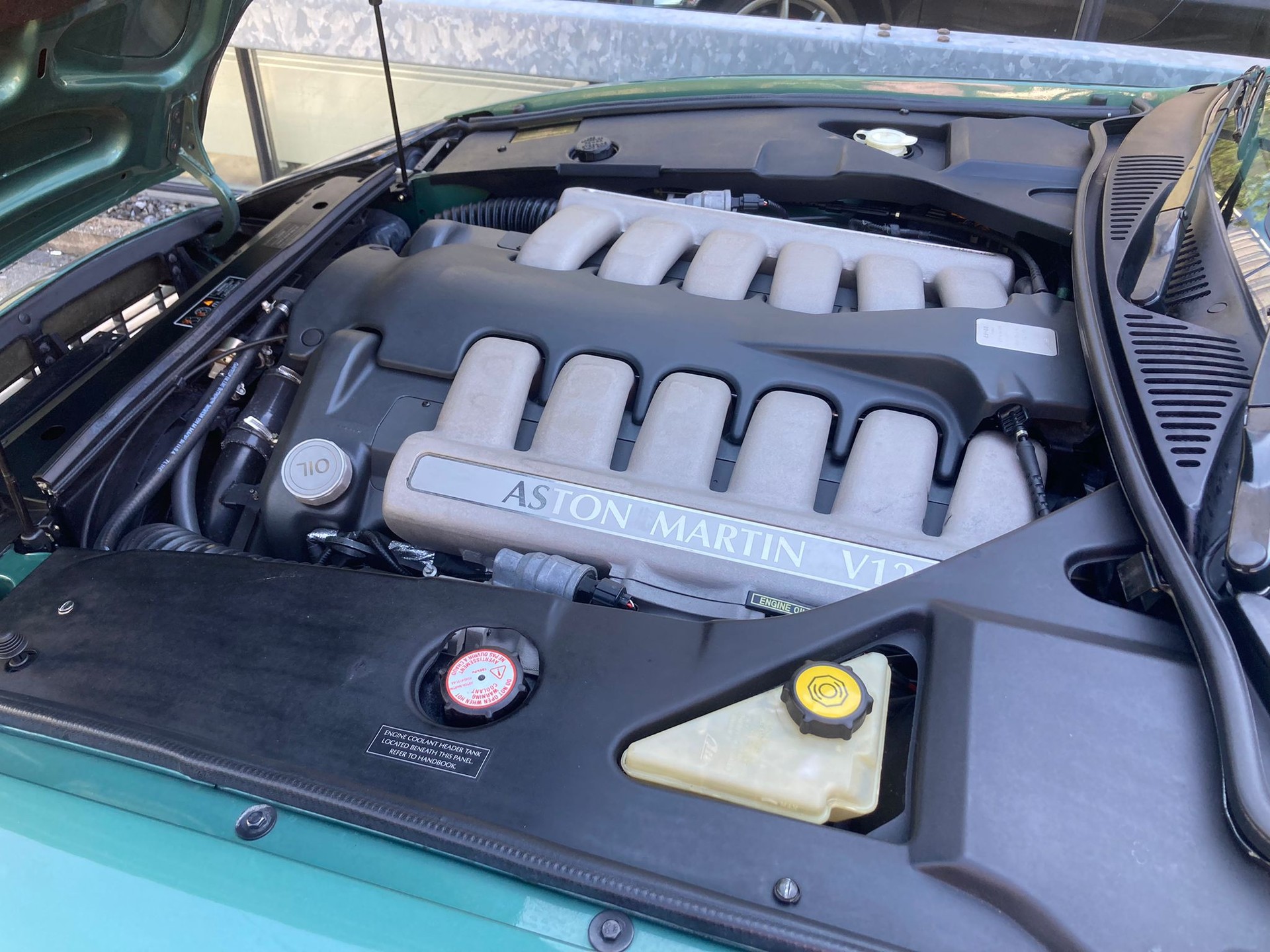 ASTON MARTIN DB7 Vantage Volante-image-19