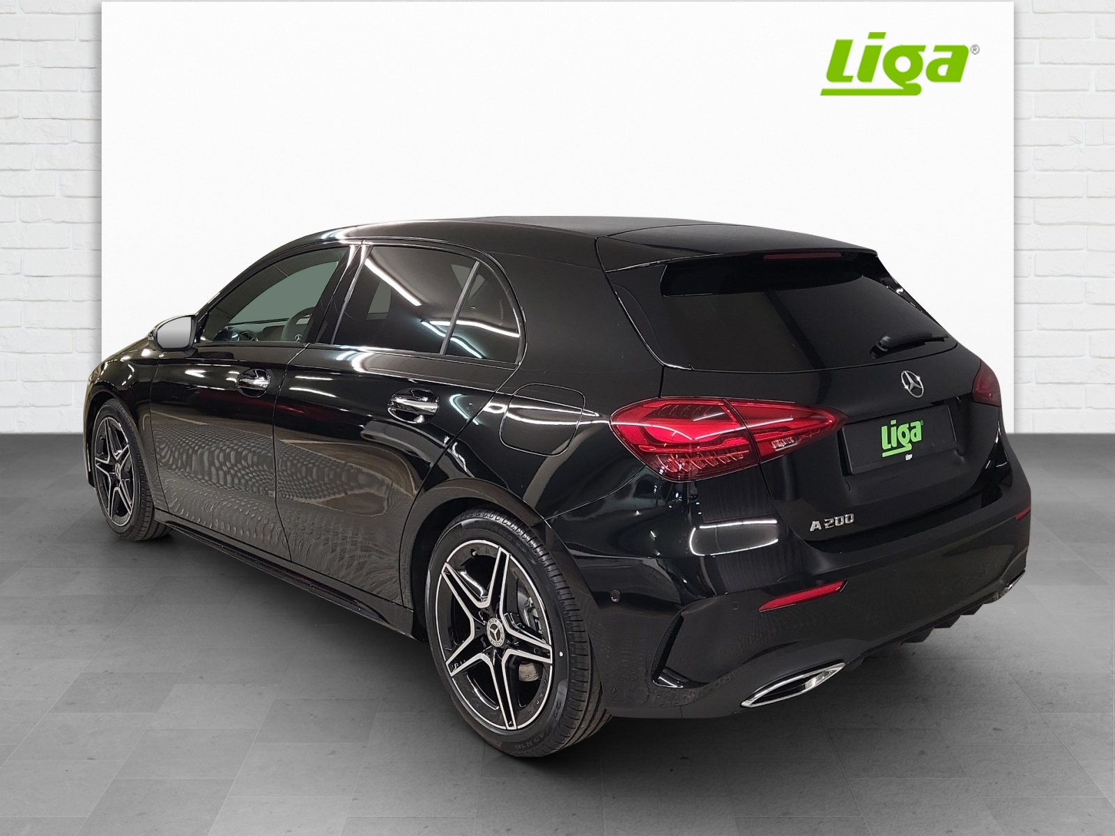 MERCEDES-BENZ A 200 AMG Line Night Star-showroom-element-3